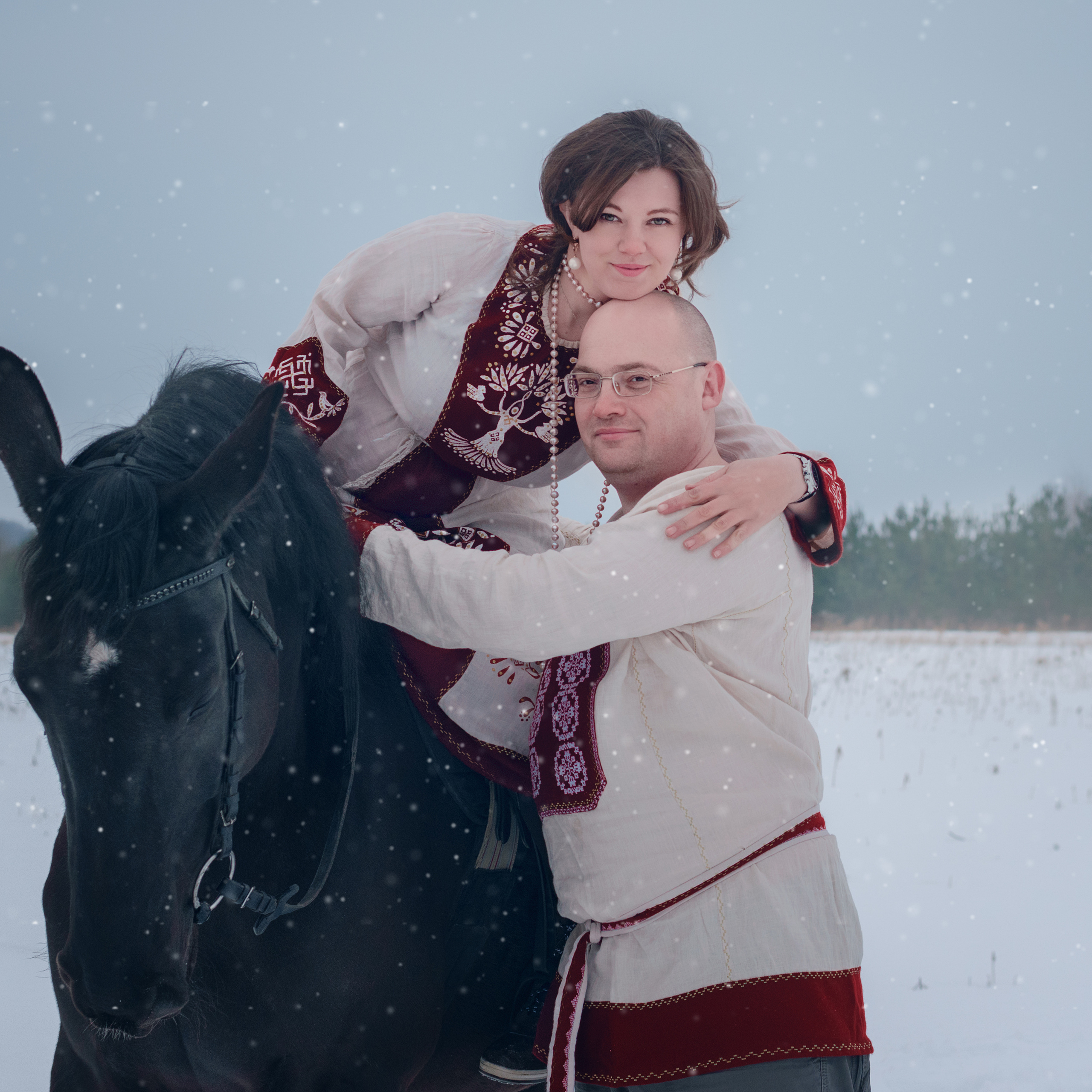 Карина, Максим и Дима — семейная зимняя фотосъемка с лошадью