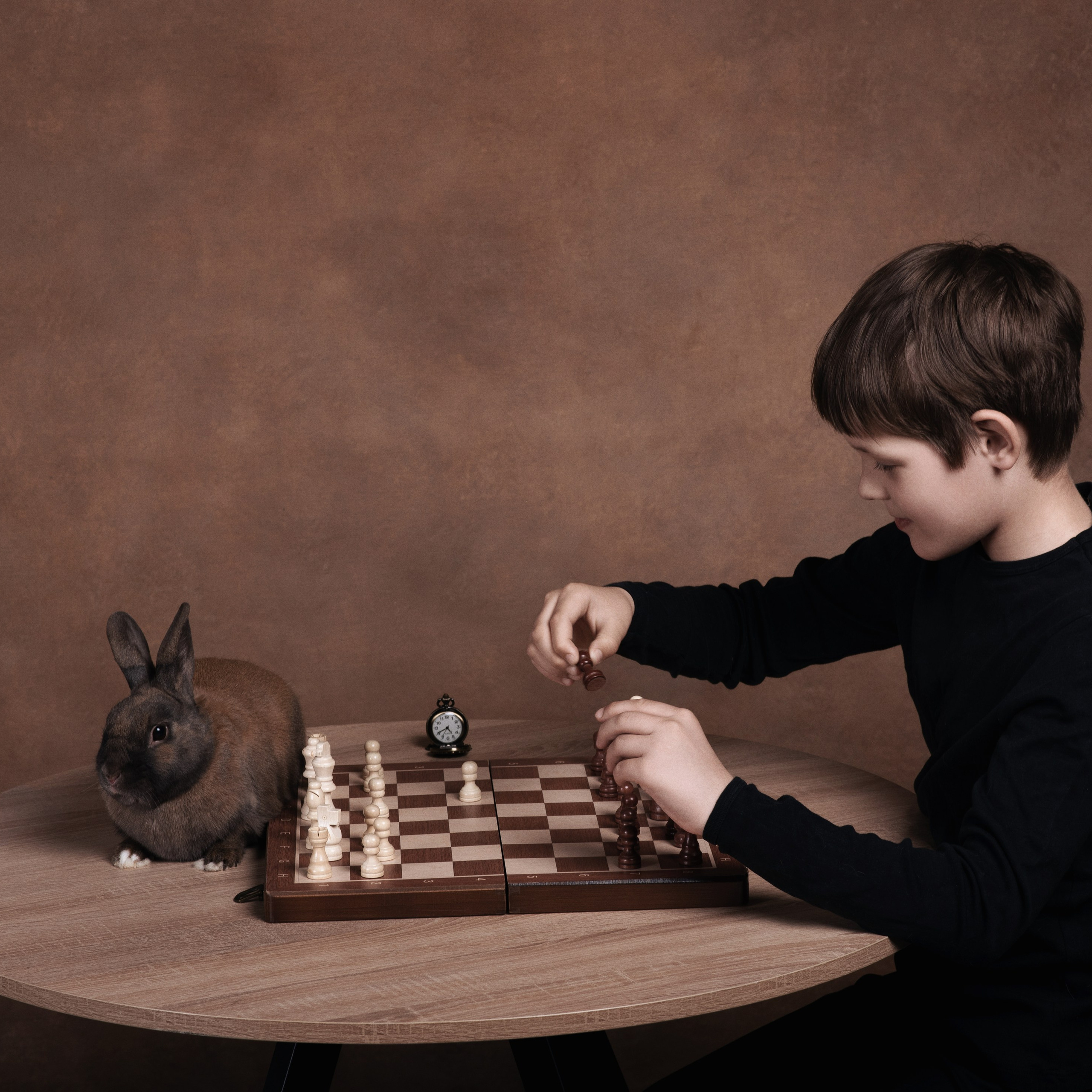 Владимир — фотосессия с кроликом. Фотографы в Орле Шестопаловы Юлия и Юрий