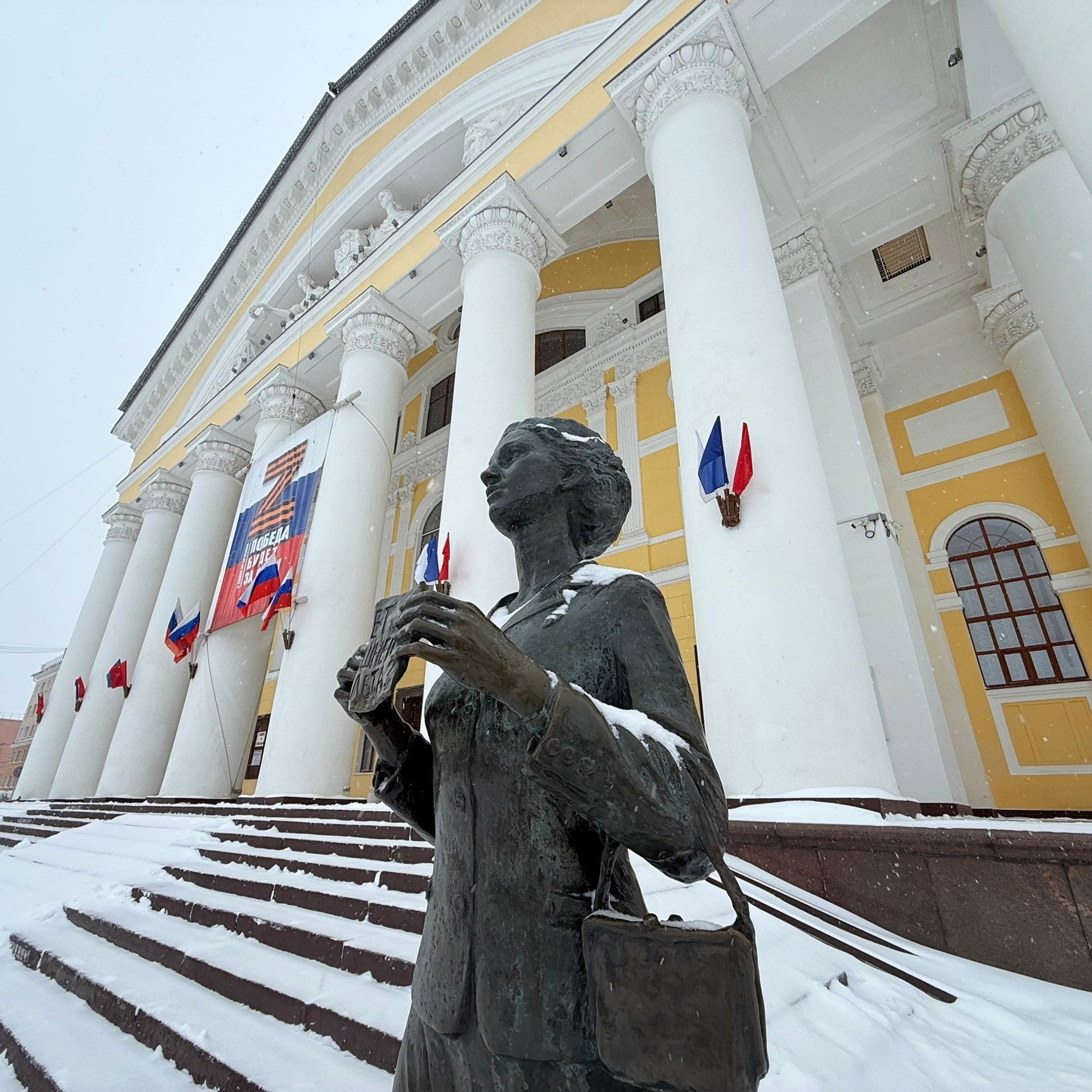 2026, Калуга Выставка в Калужском областном драматическом театре. Профессиональный портретный фотограф в Орле Шестопалова Юлия