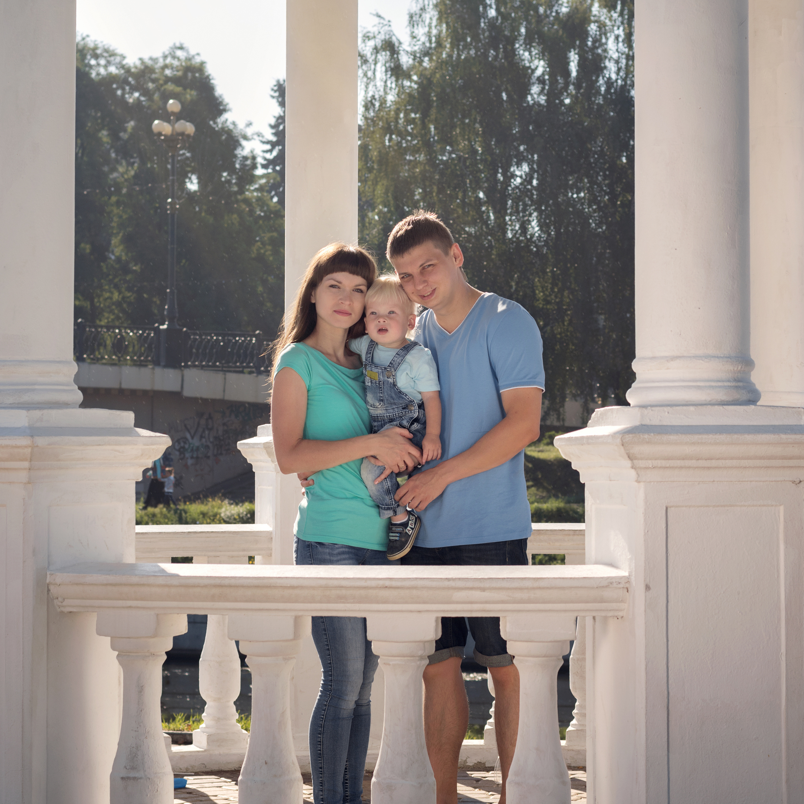Семейная фотосессия дома и на улице. Фотографы в Орле Шестопаловы Юлия и Юрий