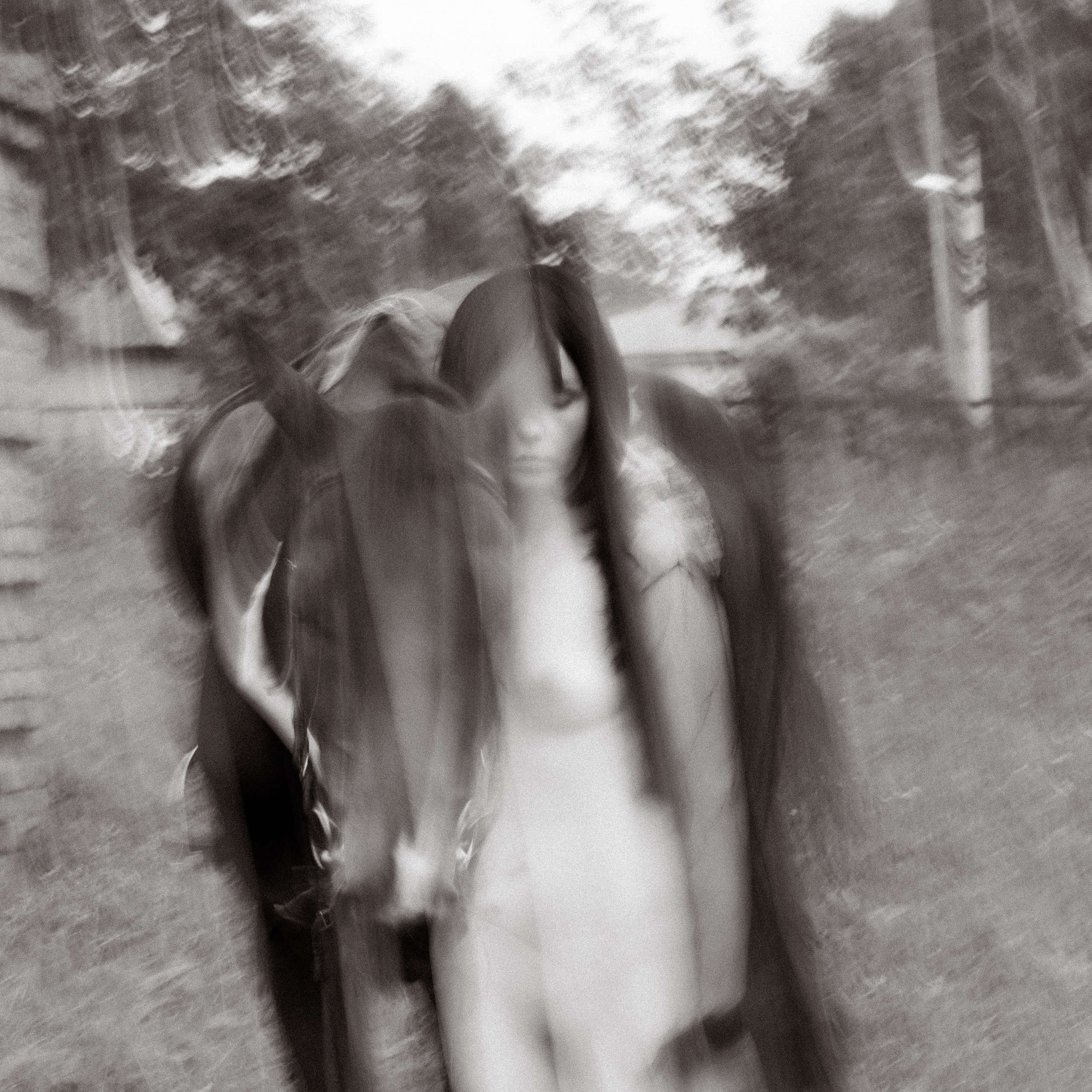 Выставка в НеГалерея современного искусства в Орле летом 2023. Фотографы в Орле Шестопаловы Юлия и Юрий