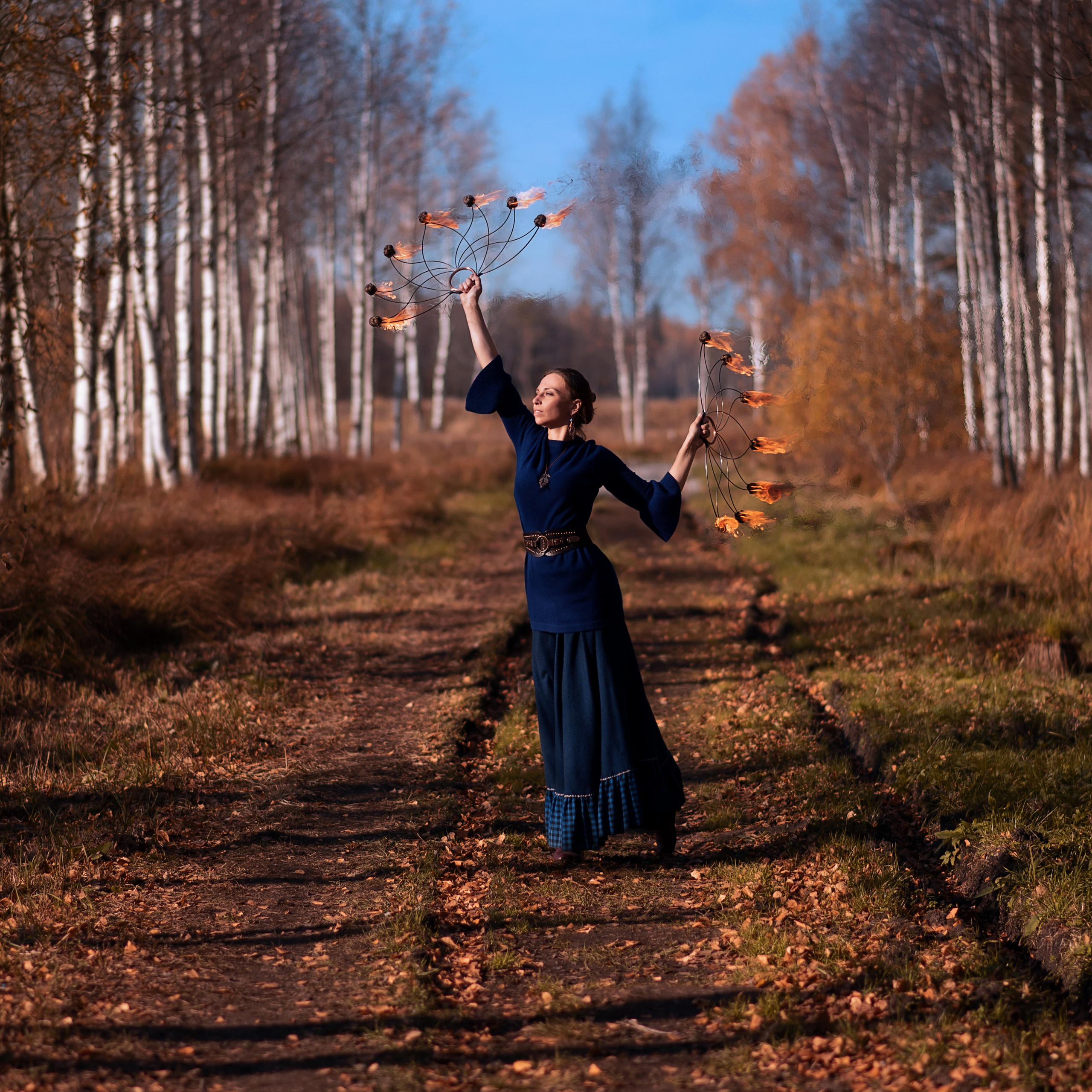 Ира фотосессия с огнем на Гатчине. Фотографы в Орле Шестопаловы Юлия и Юрий