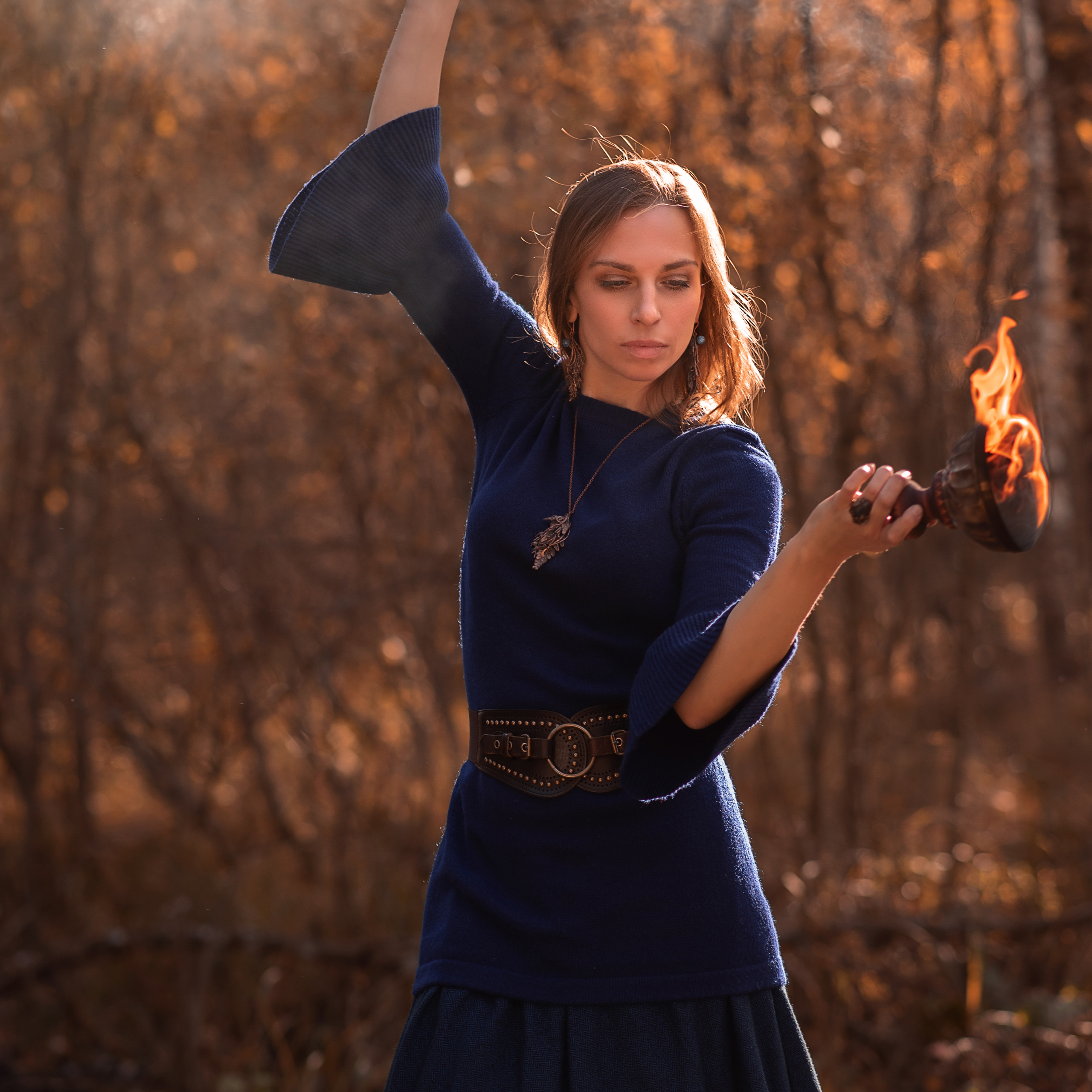 Ира фотосессия с огнем на Гатчине. Фотографы в Орле Шестопаловы Юлия и Юрий