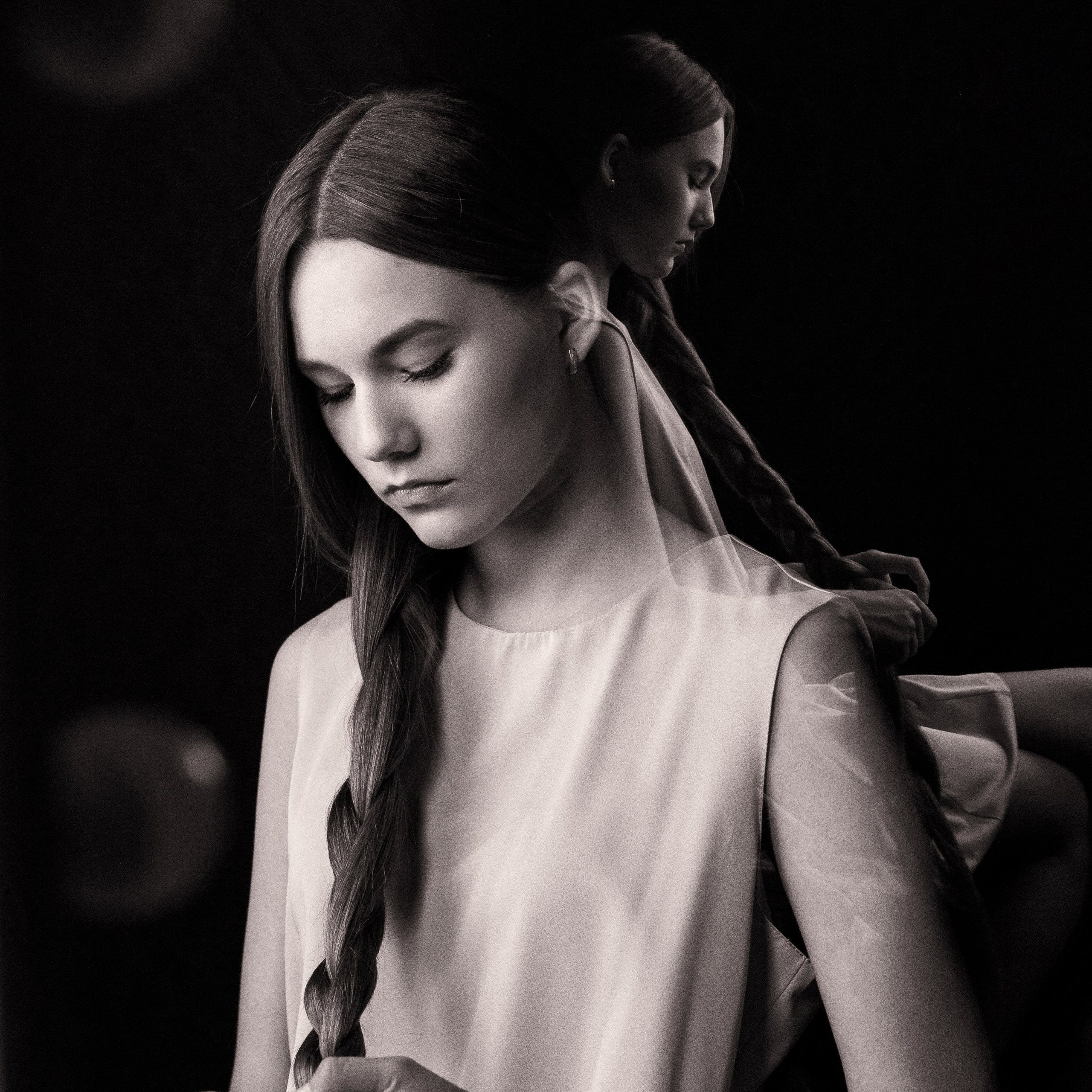 Выставка в НеГалерея современного искусства в Орле летом 2023. Фотографы в Орле Шестопаловы Юлия и Юрий