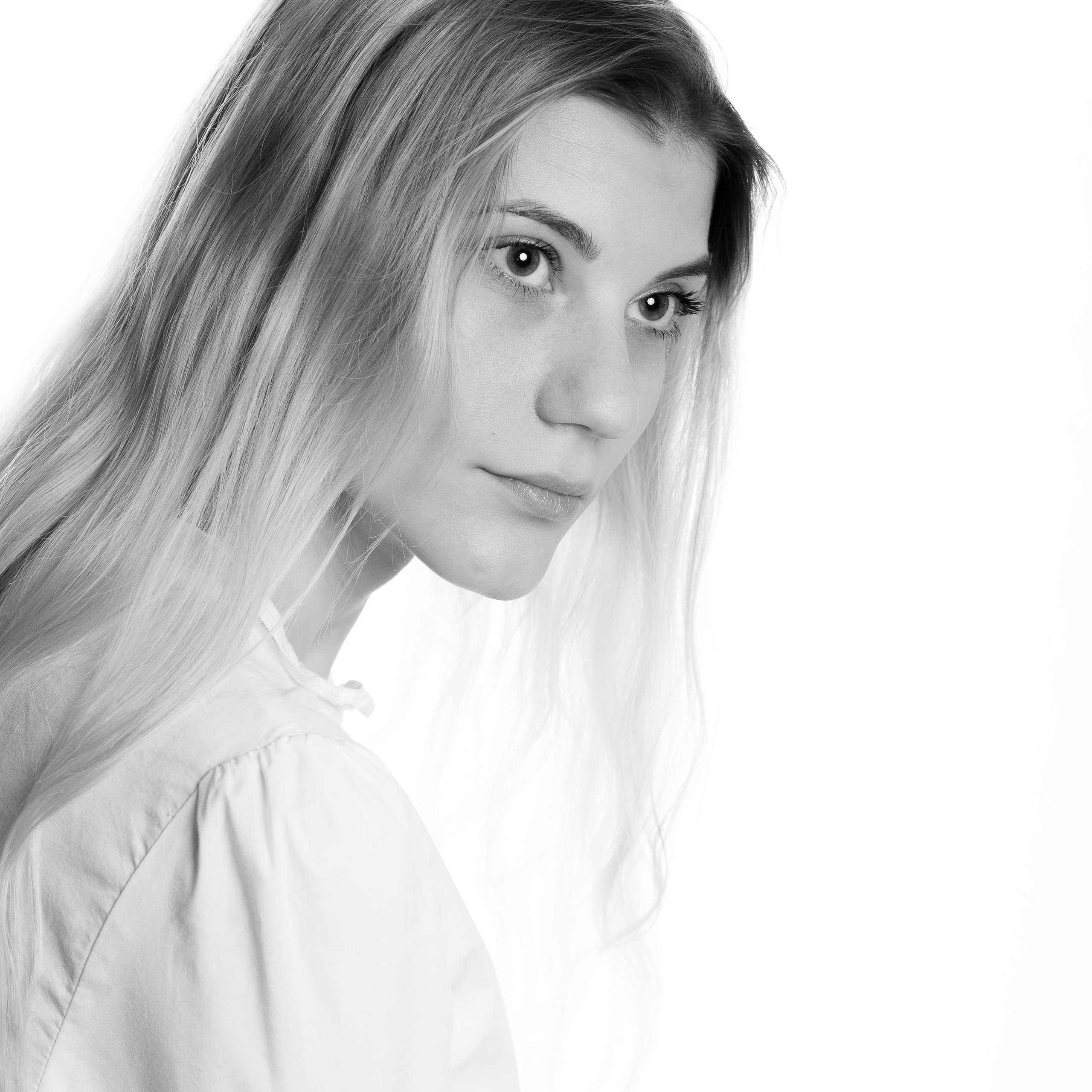 Белый фон. Фотографы в Орле Шестопаловы Юлия и Юрий