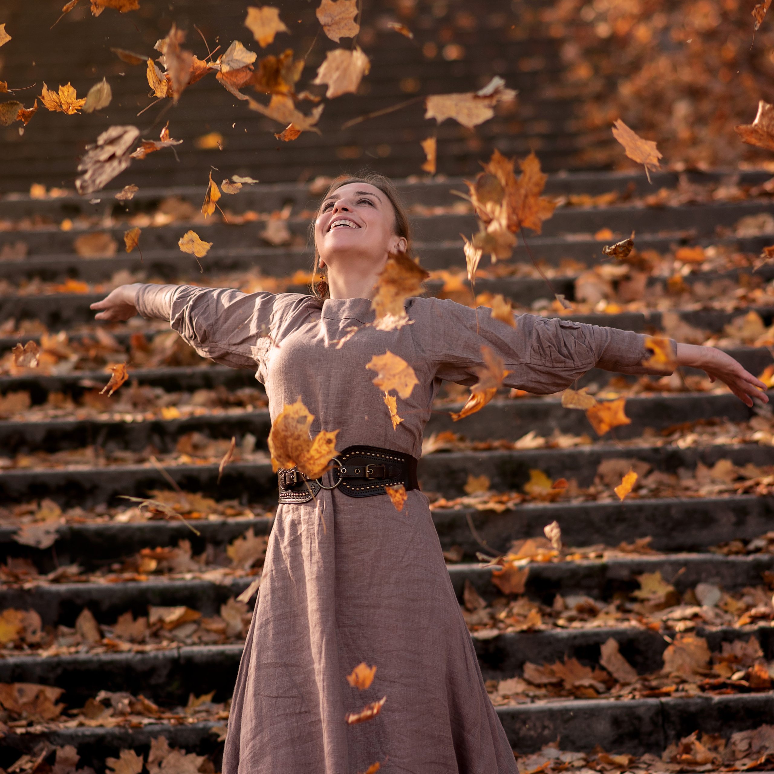 Ира фотосессия с огнем на Гатчине. Фотографы в Орле Шестопаловы Юлия и Юрий