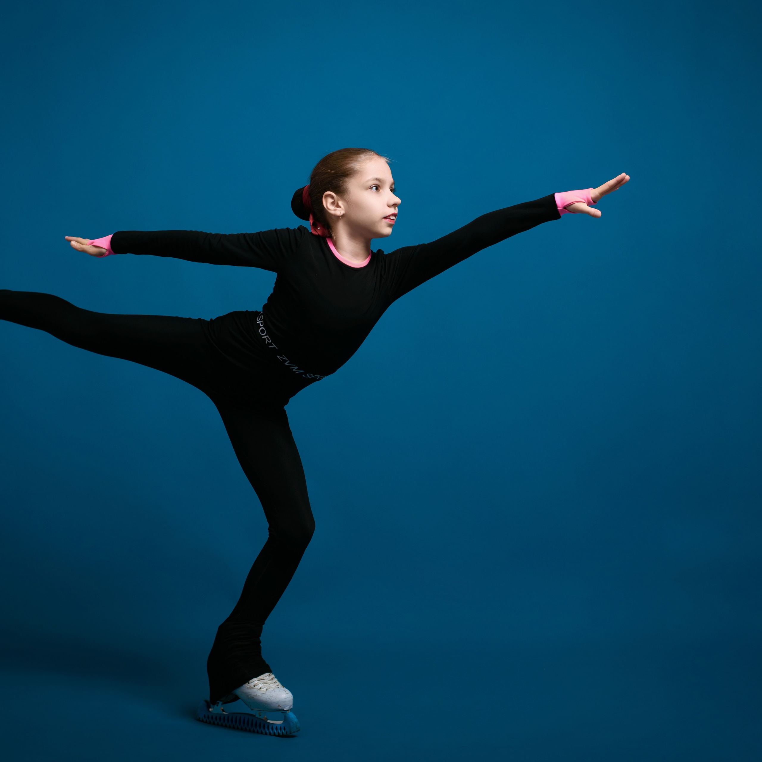 Фотосессия с коньками в студии