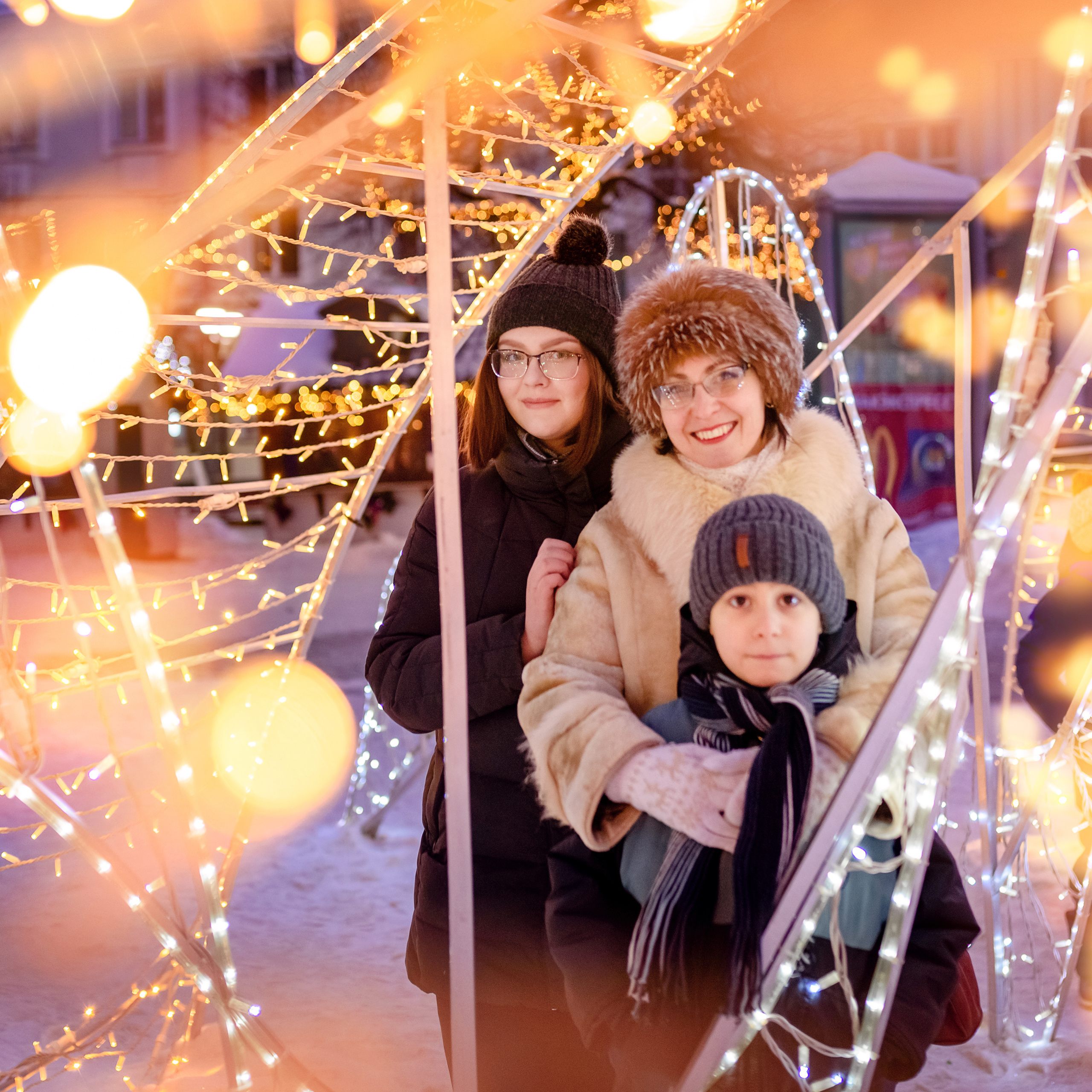 Семейная новогодняя фотосессия на улице. Фотографы в Орле Шестопаловы Юлия и Юрий