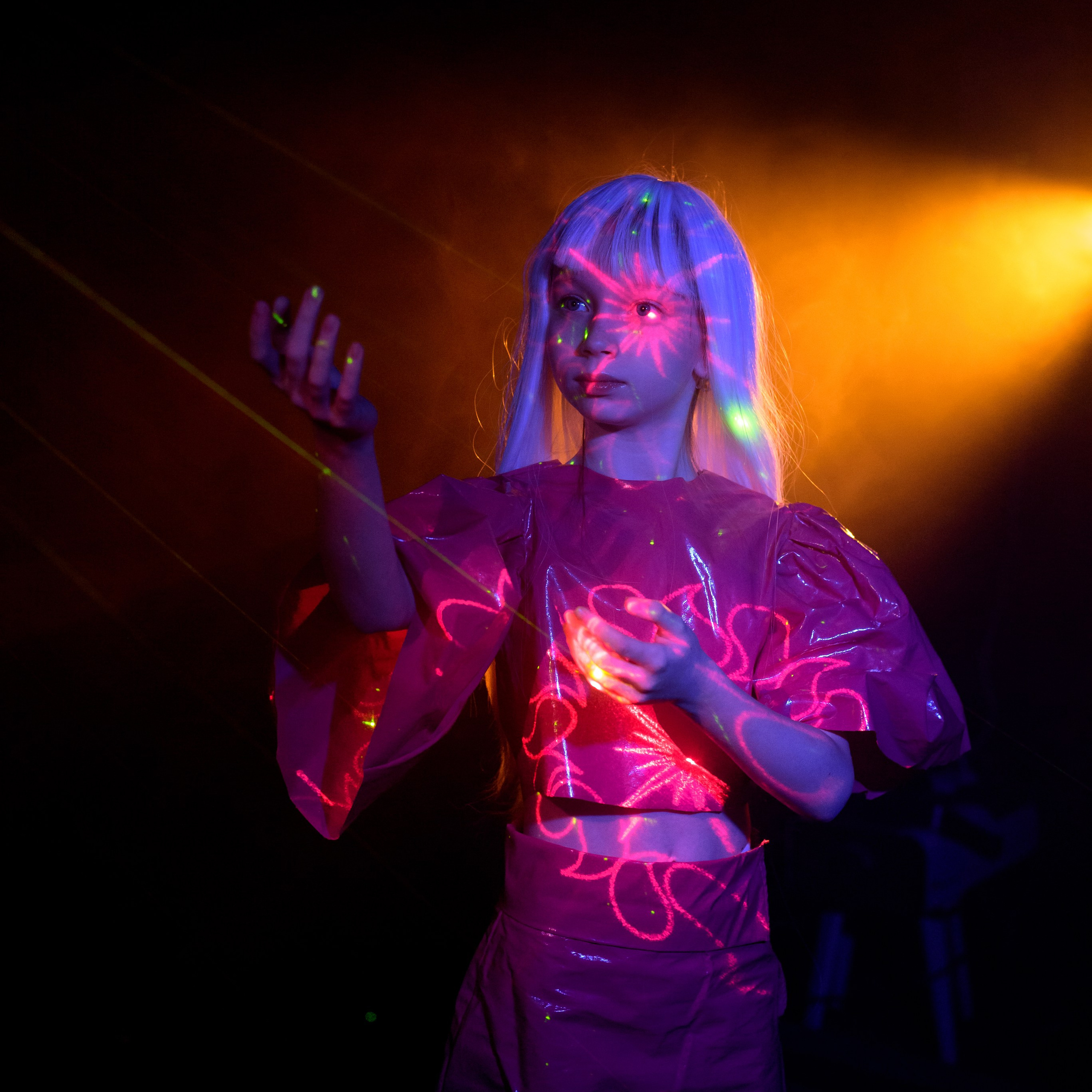 Иванна съемка с лазером. Фотографы в Орле Шестопаловы Юлия и Юрий