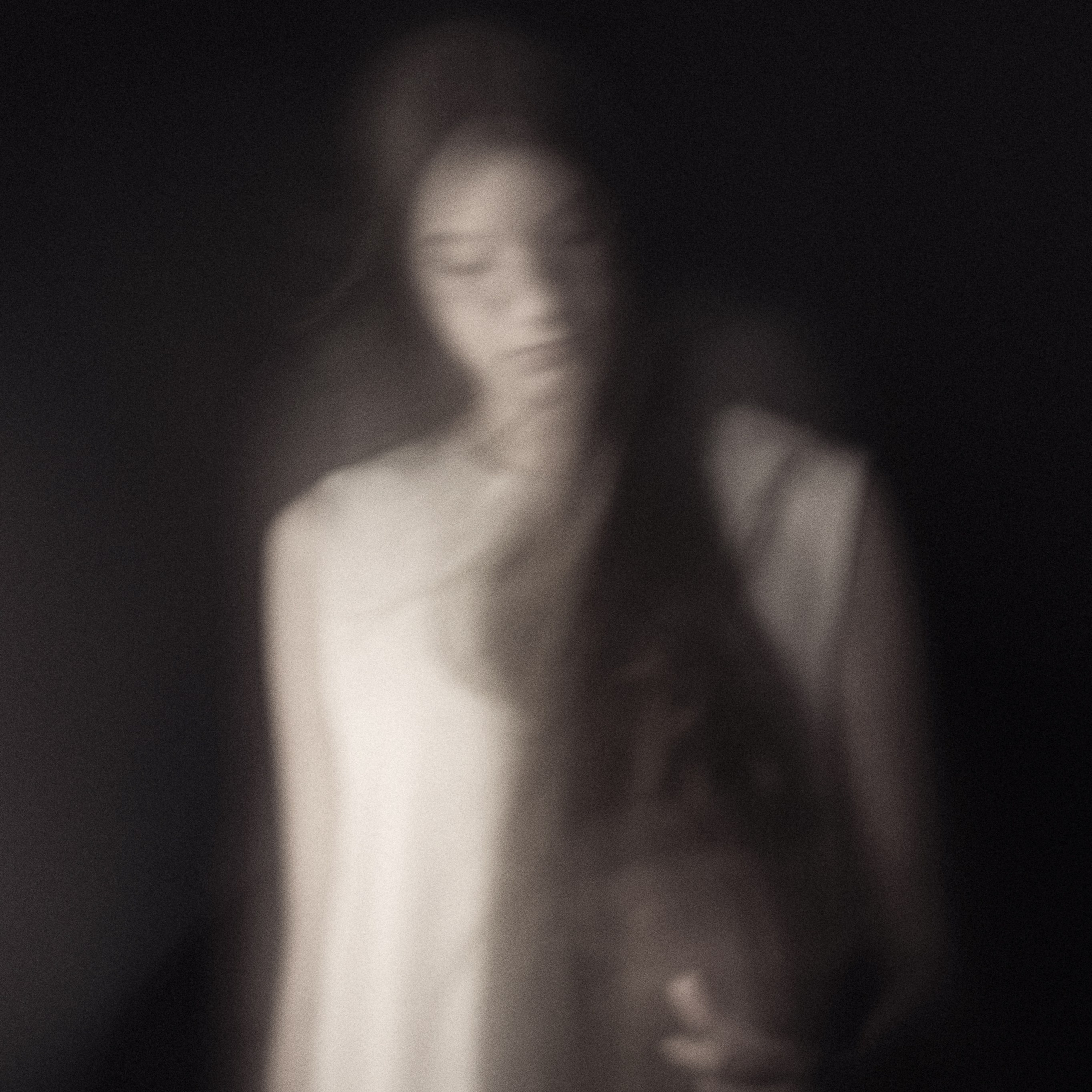 Выставка в НеГалерея современного искусства в Орле летом 2023. Фотографы в Орле Шестопаловы Юлия и Юрий