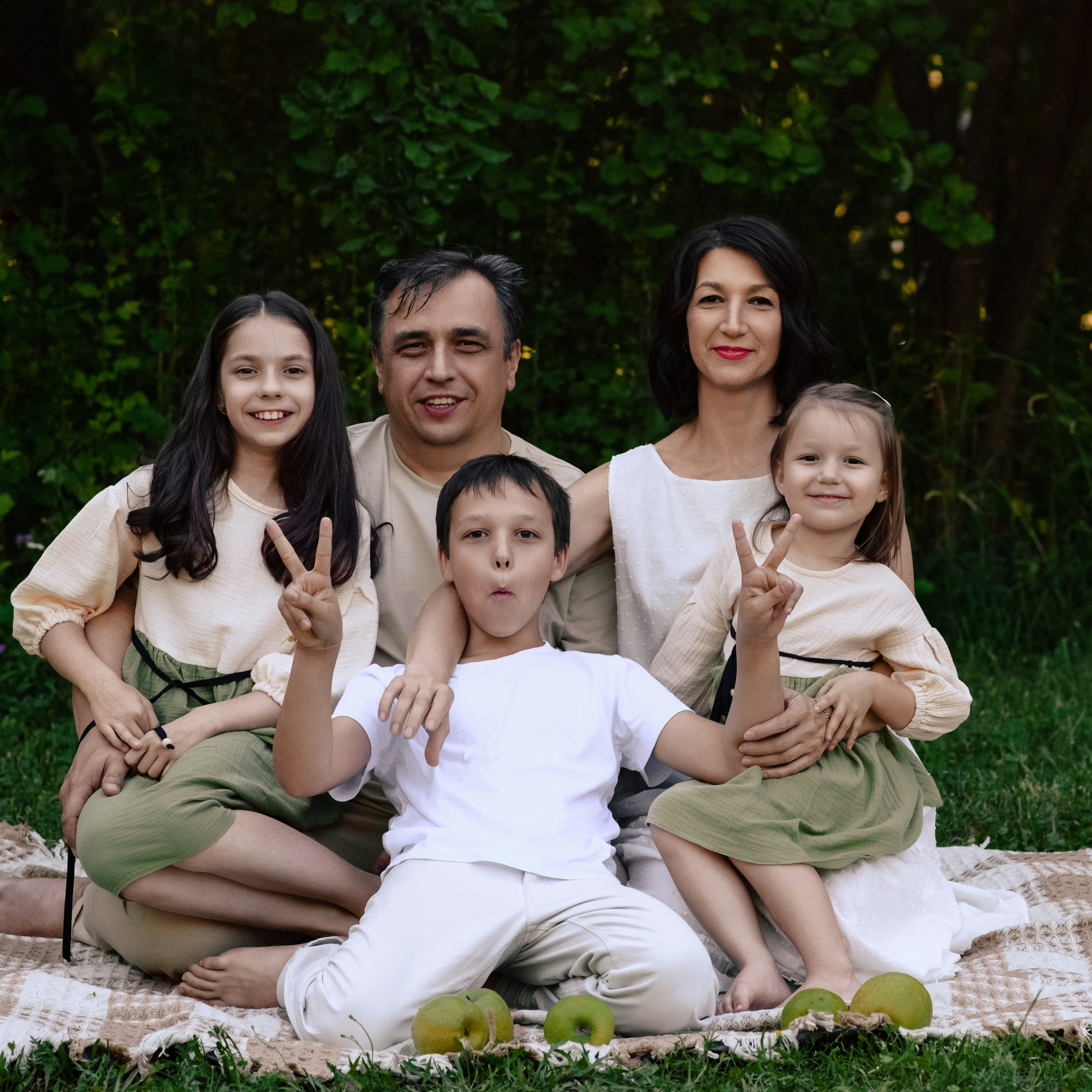 Евгения, Алексей, Маша, Иван и Ксюша. Фотографы в Орле Шестопаловы Юлия и Юрий