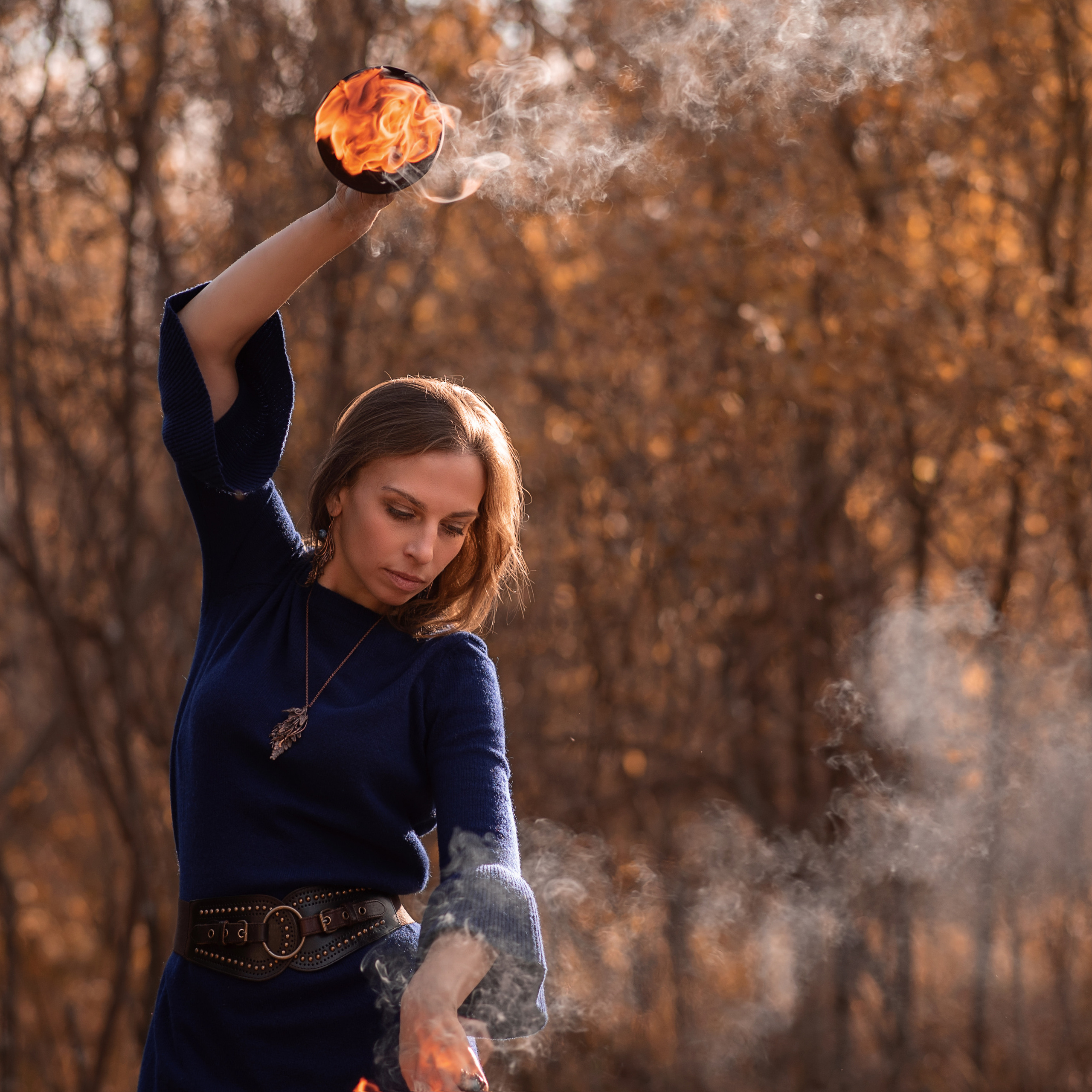Ира фотосессия с огнем на Гатчине. Фотографы в Орле Шестопаловы Юлия и Юрий