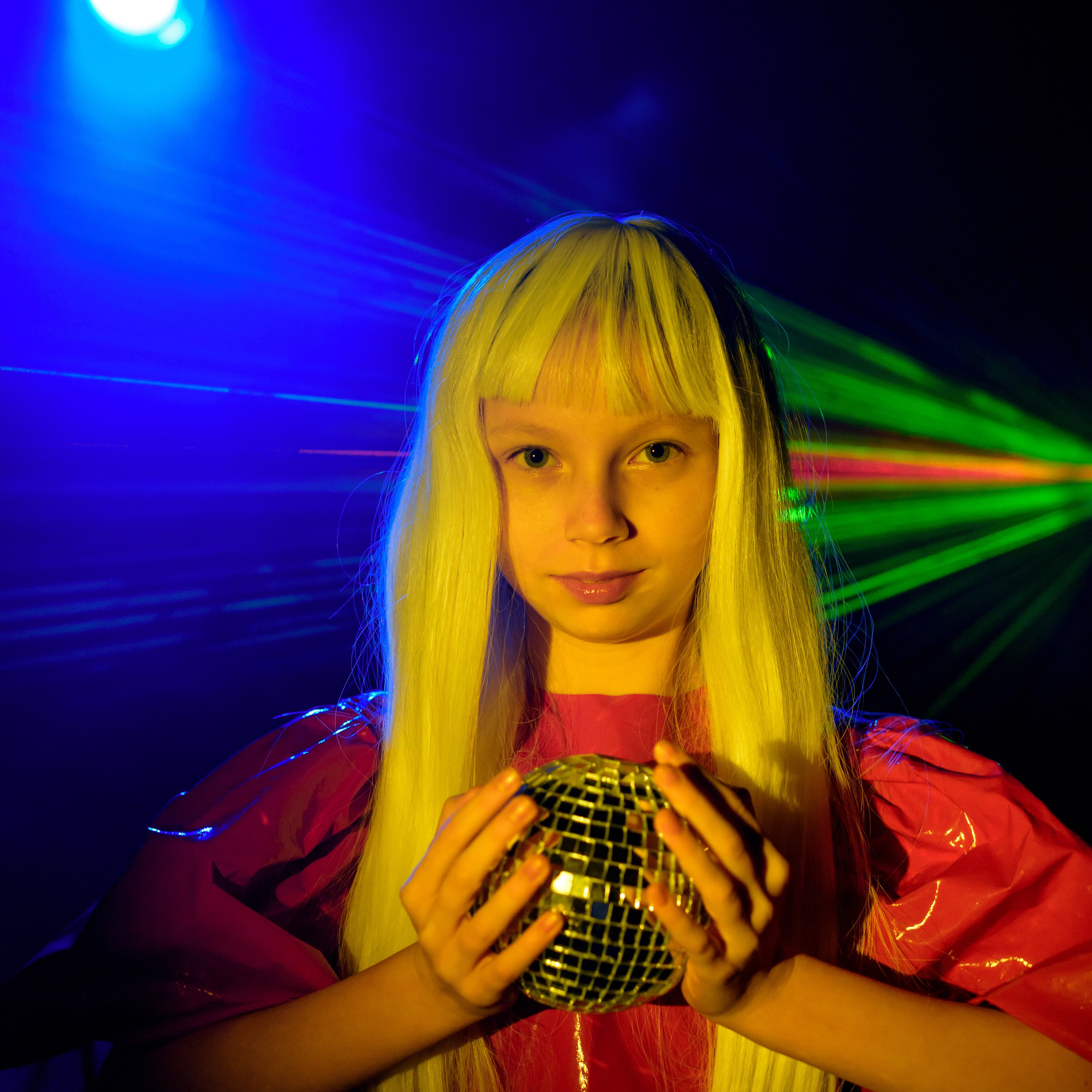 Иванна съемка с лазером. Фотографы в Орле Шестопаловы Юлия и Юрий