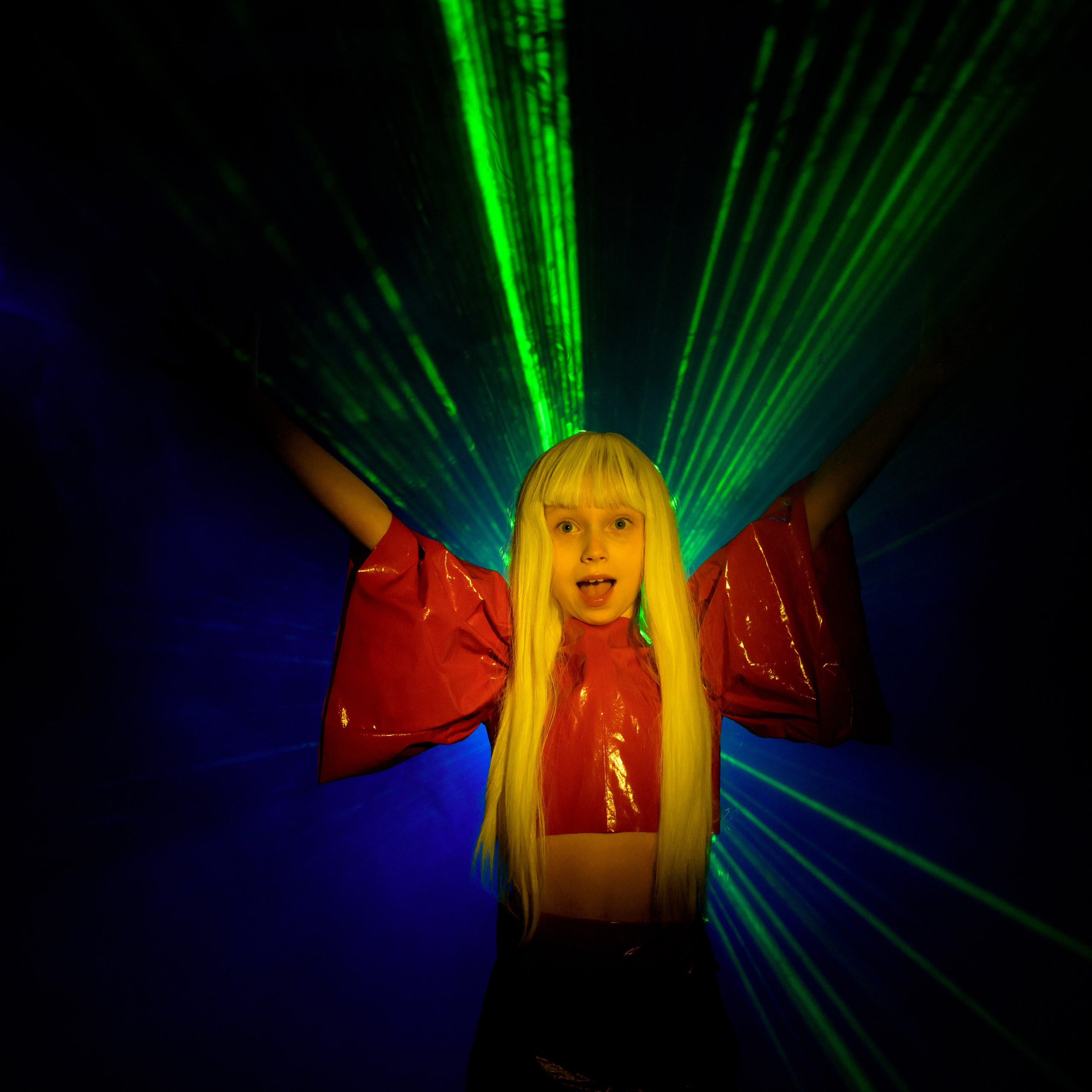 Иванна съемка с лазером. Фотографы в Орле Шестопаловы Юлия и Юрий