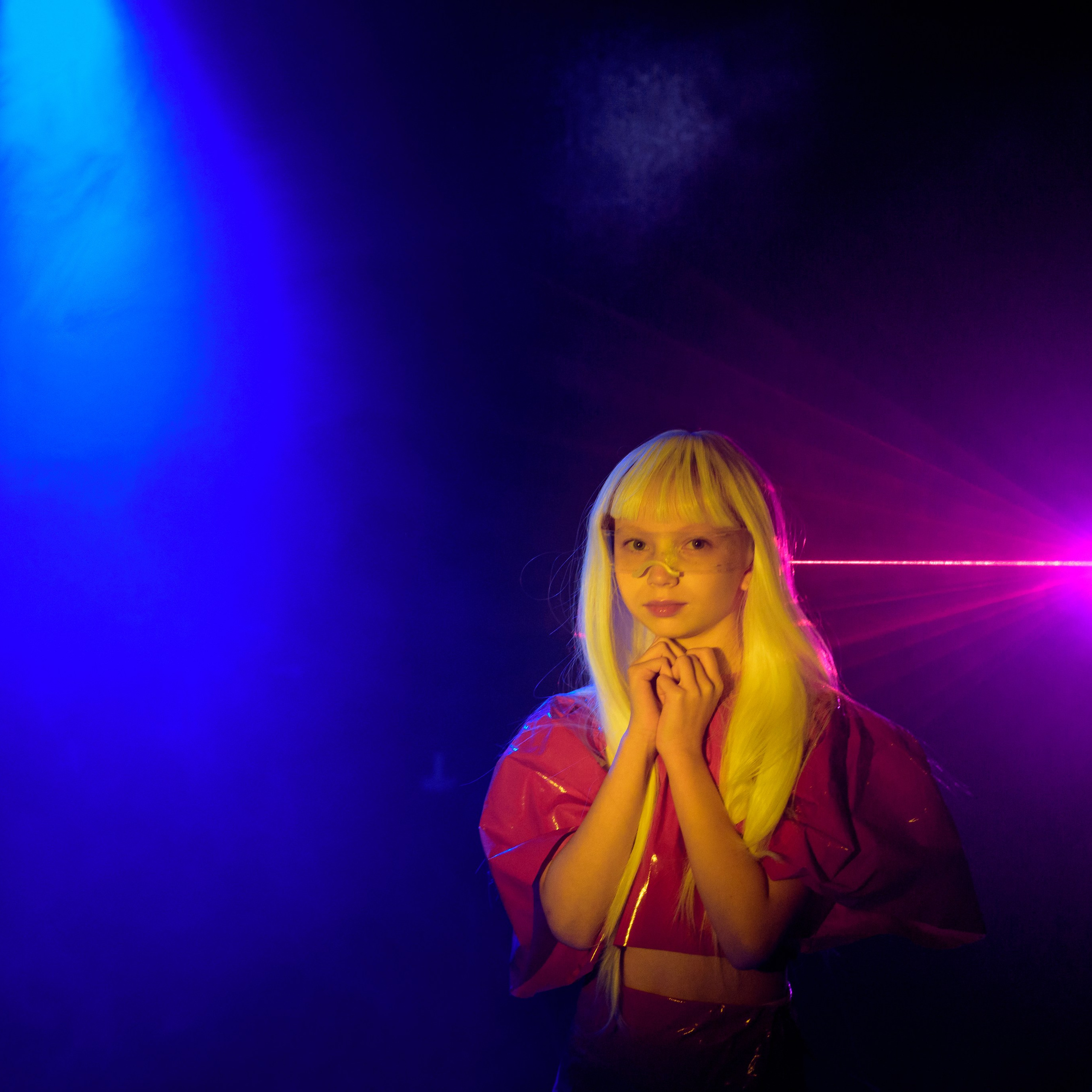 Иванна съемка с лазером. Фотографы в Орле Шестопаловы Юлия и Юрий