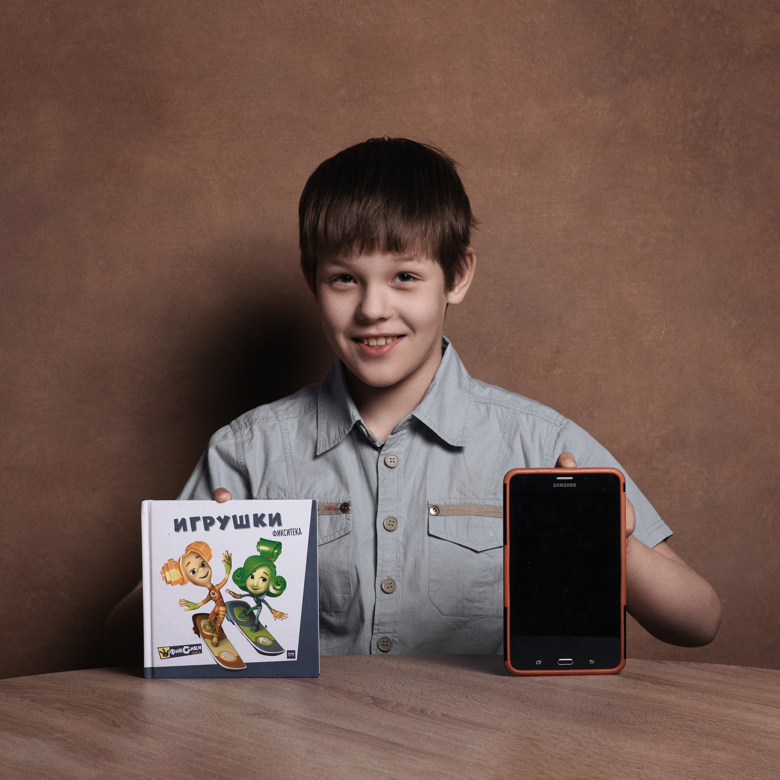 Владимир — фотосессия с кроликом. Фотографы в Орле Шестопаловы Юлия и Юрий