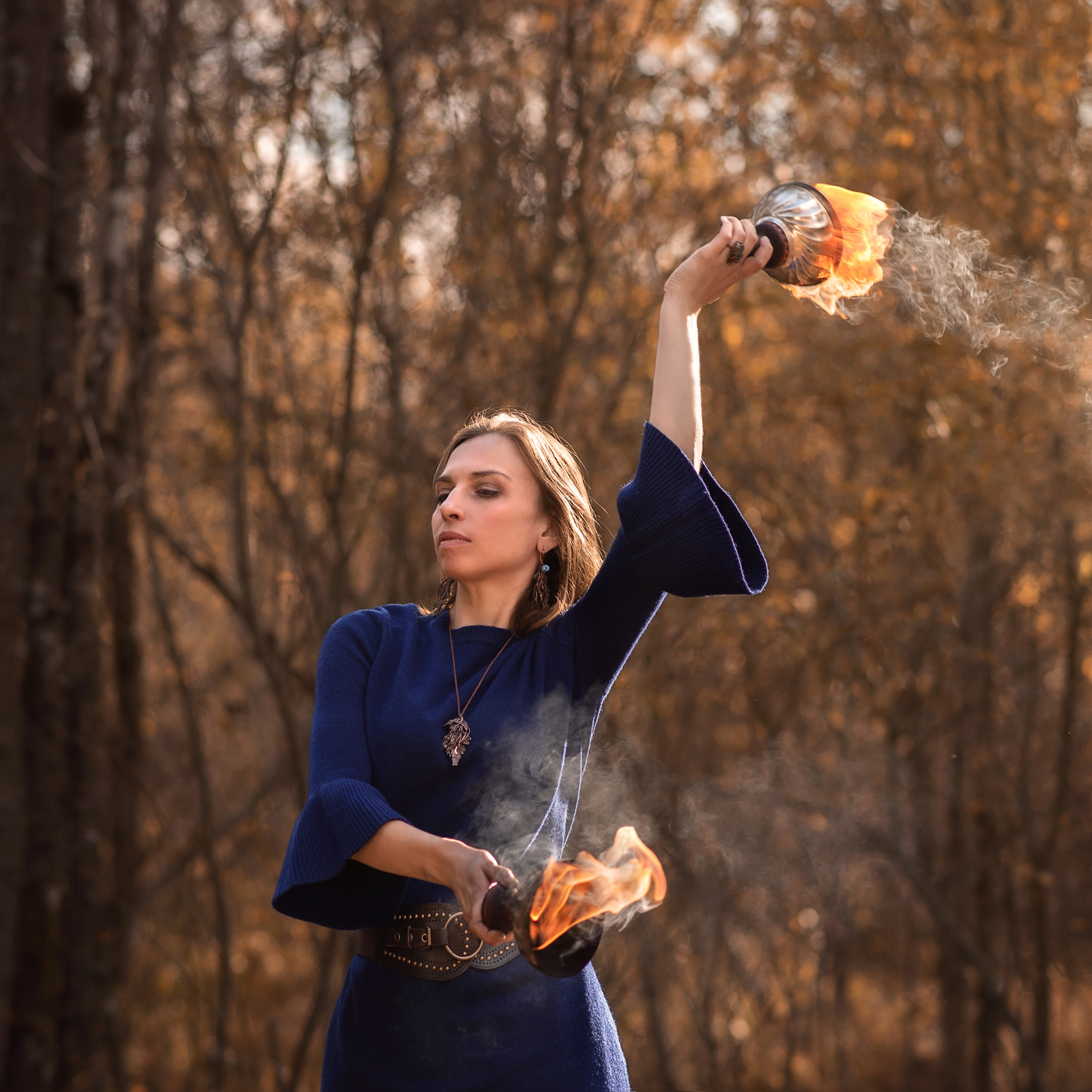 Ира фотосессия с огнем на Гатчине. Фотографы в Орле Шестопаловы Юлия и Юрий