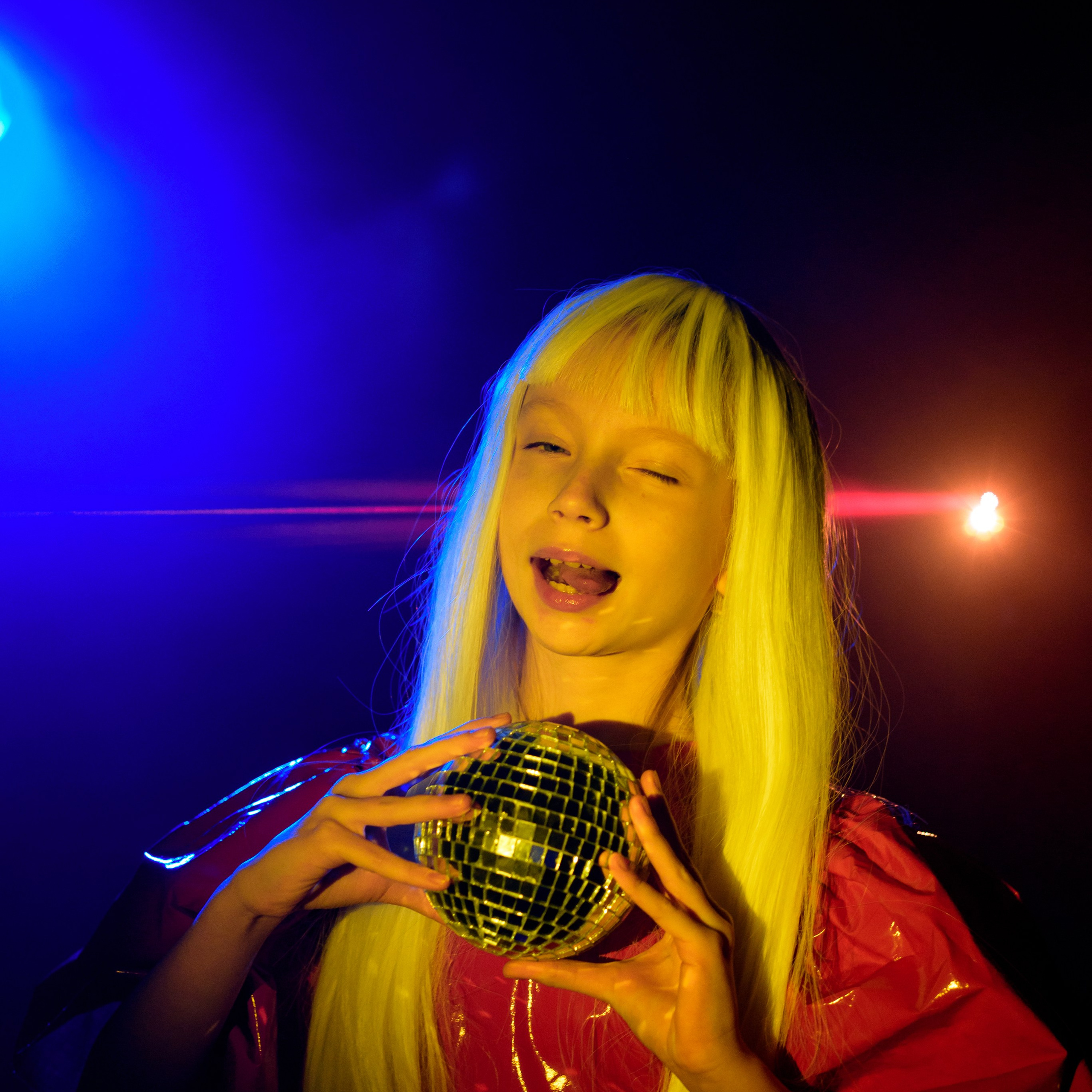 Иванна съемка с лазером. Фотографы в Орле Шестопаловы Юлия и Юрий