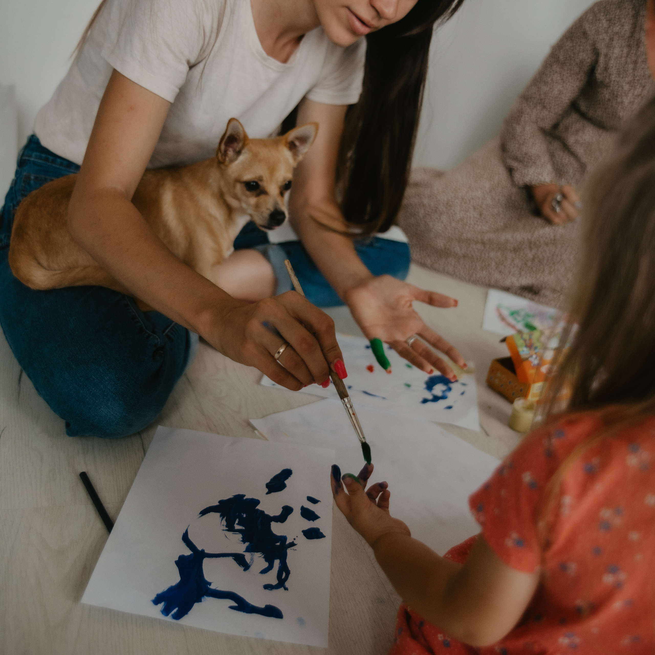 Рисуем дома. Фотограф Надежда Московская