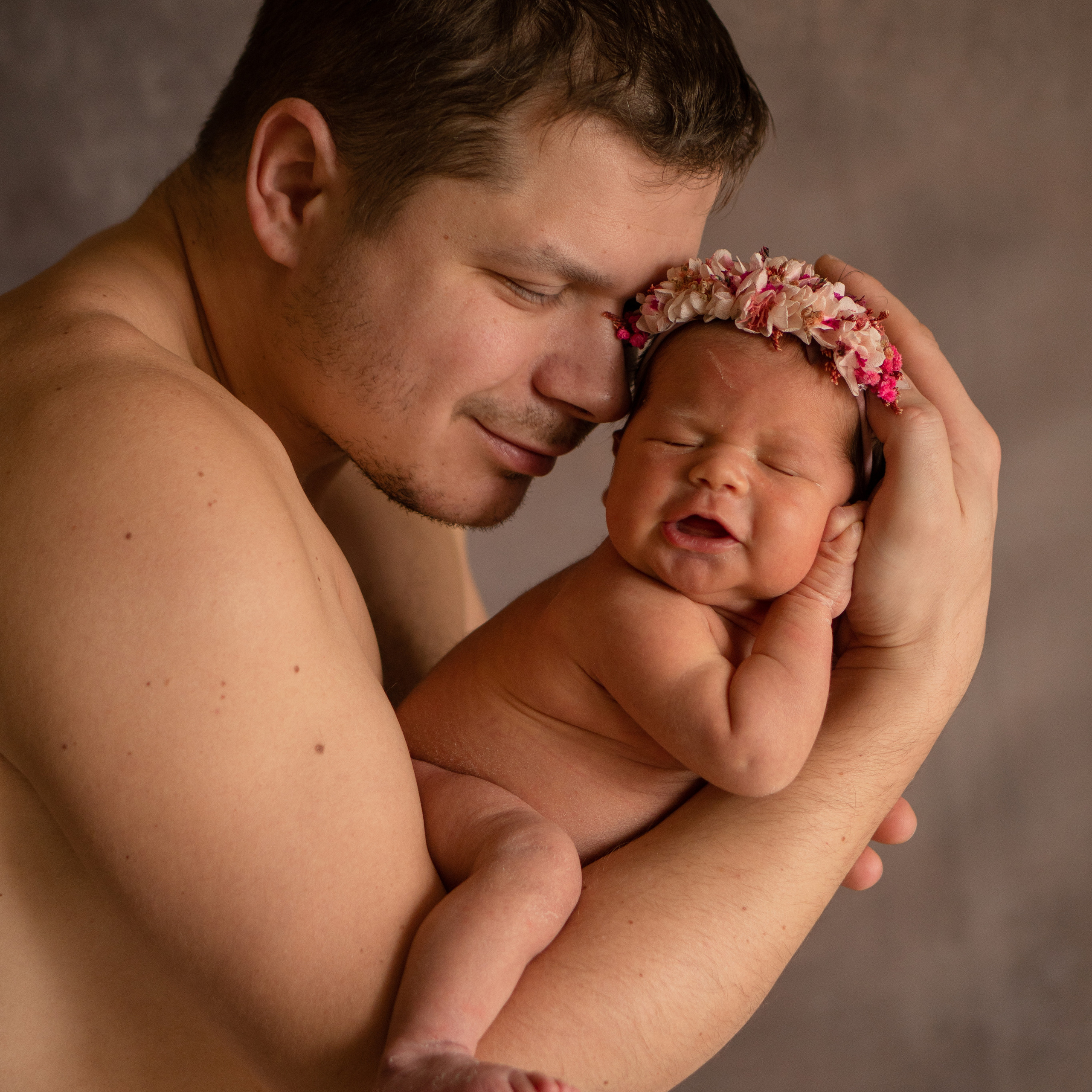 Фотограф новорожденных, беременности и семейных фотосессий в Томске