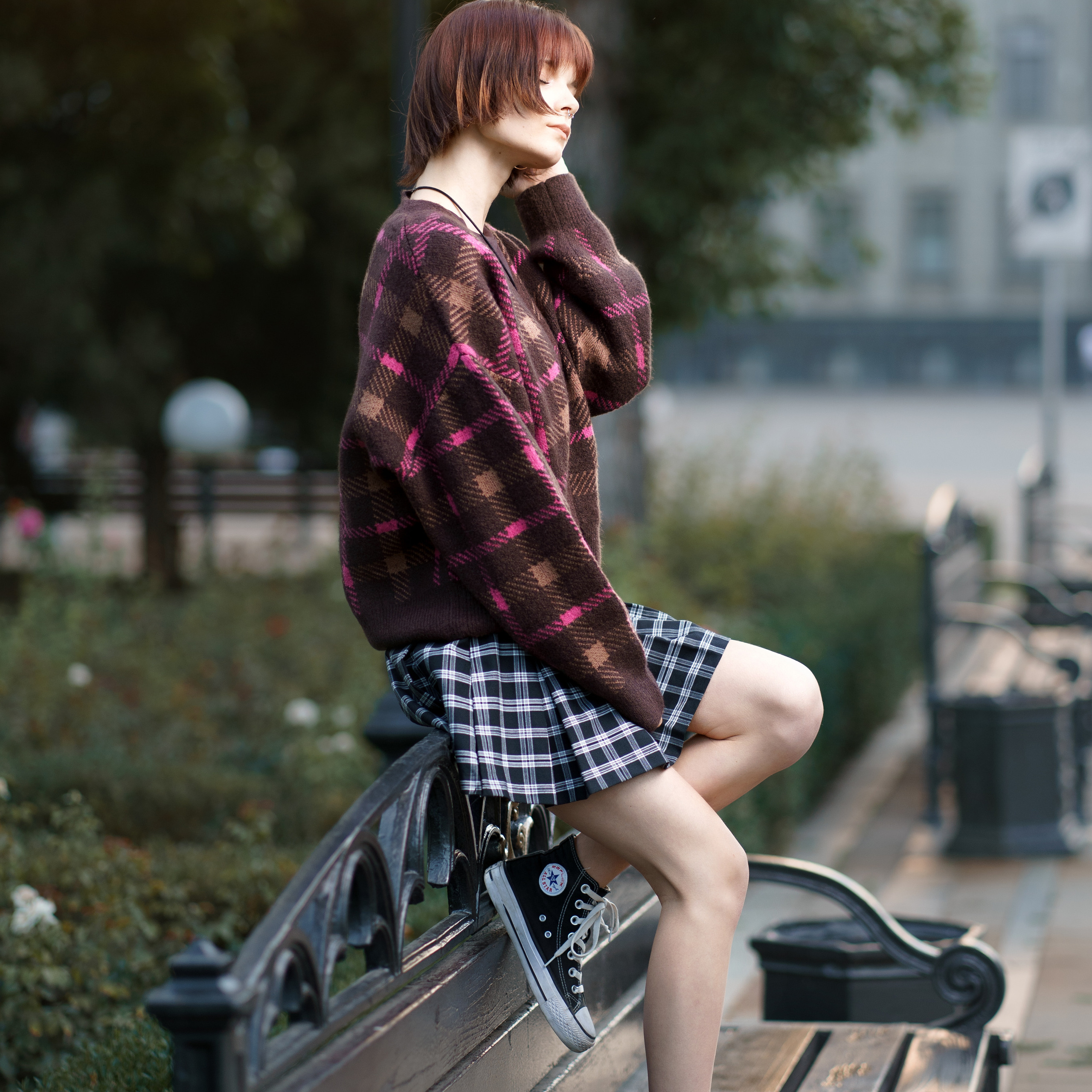 портрет школьницы в парке