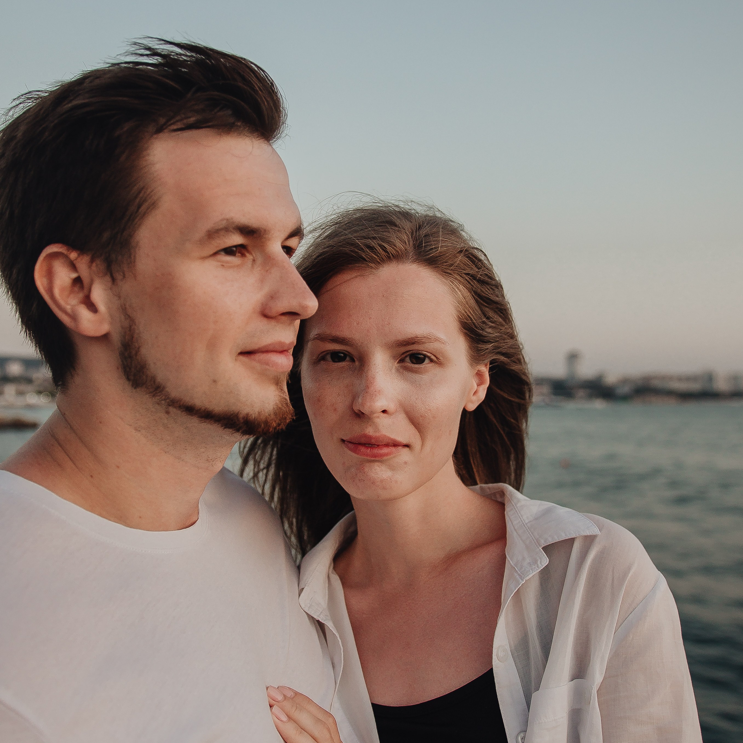 Артем и Евника — под шепот волн