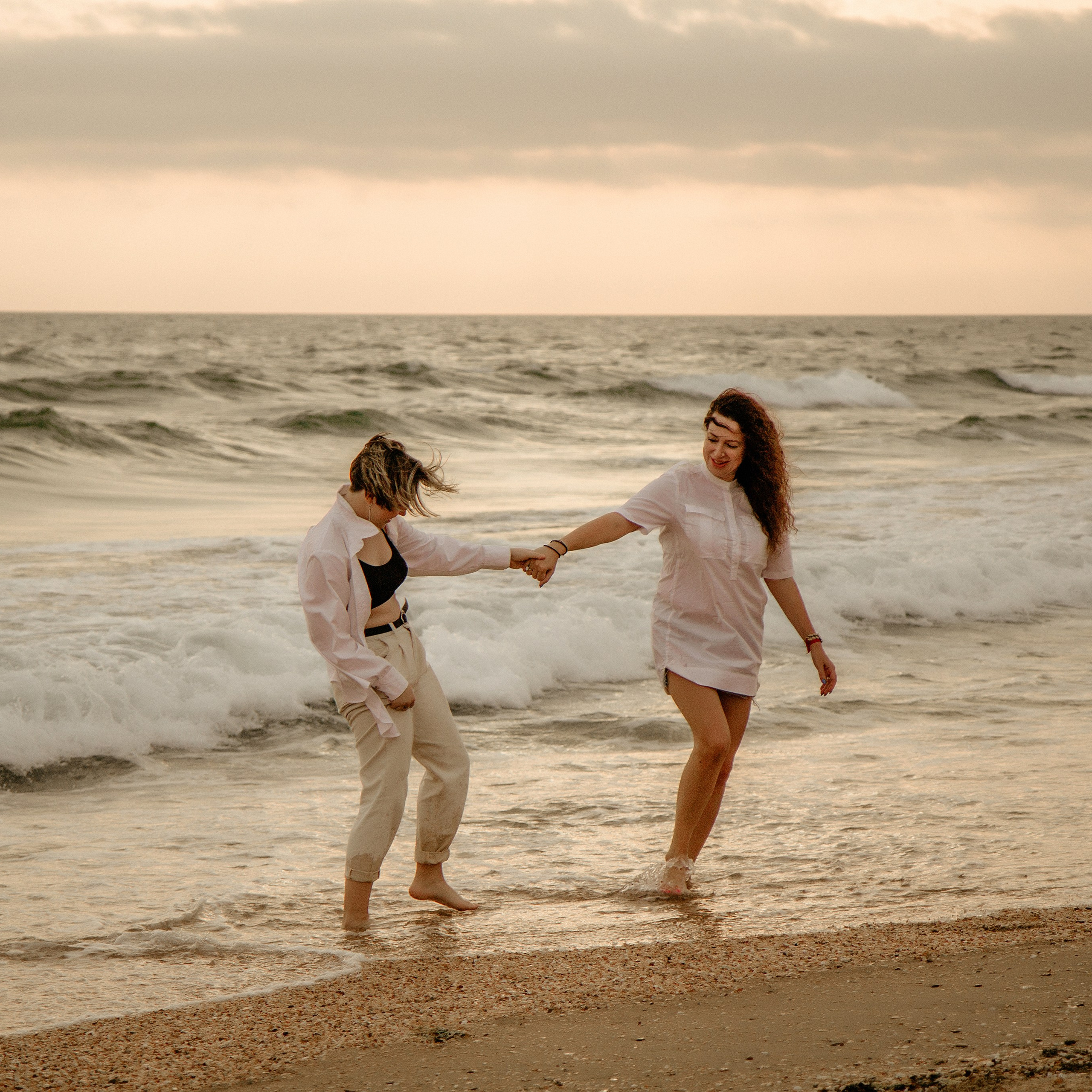 Ксения и Даша — ветер в волосах