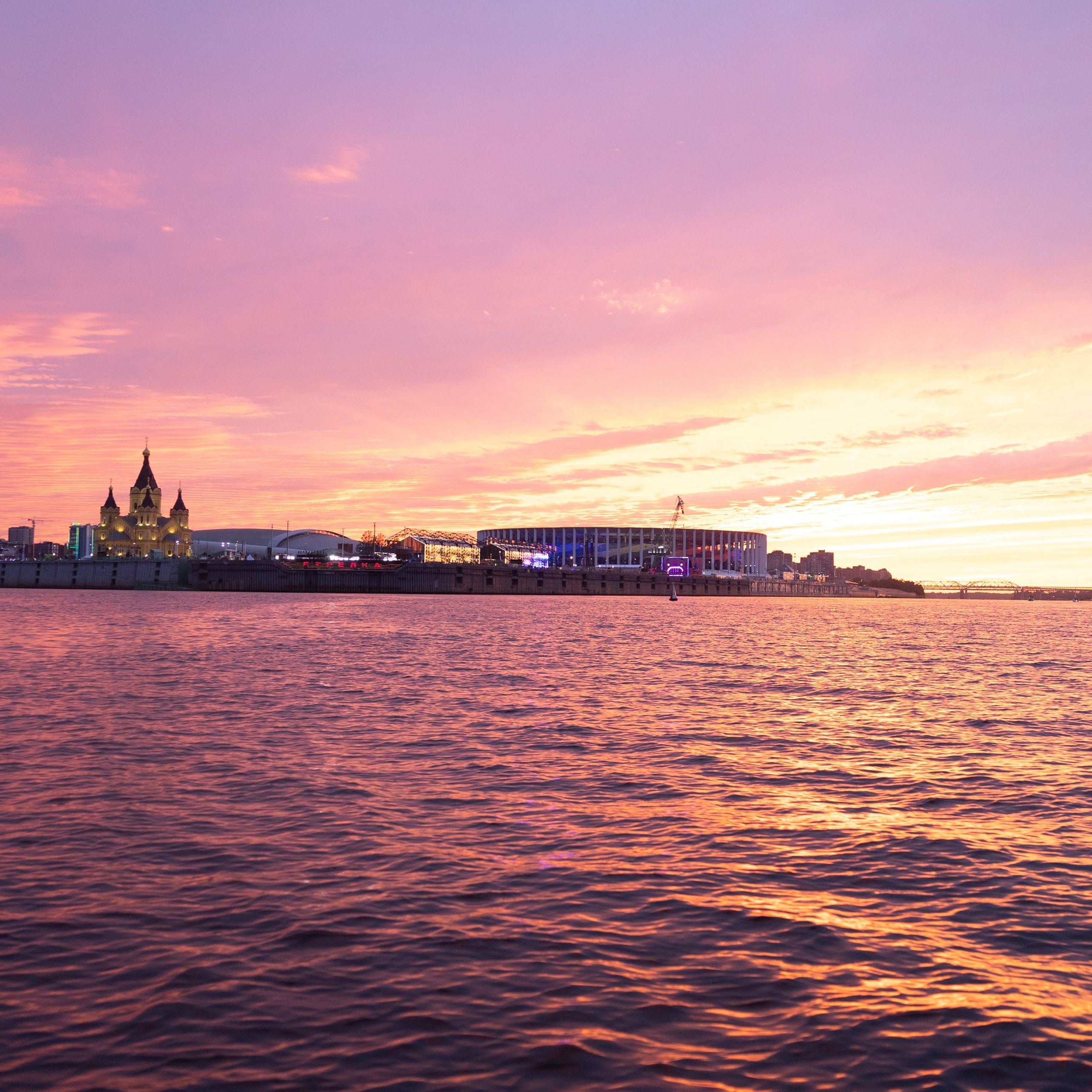 Прогулка на яхте. Свадебный фотограф в Нижнем Новгороде и Москве Виктор Баринов