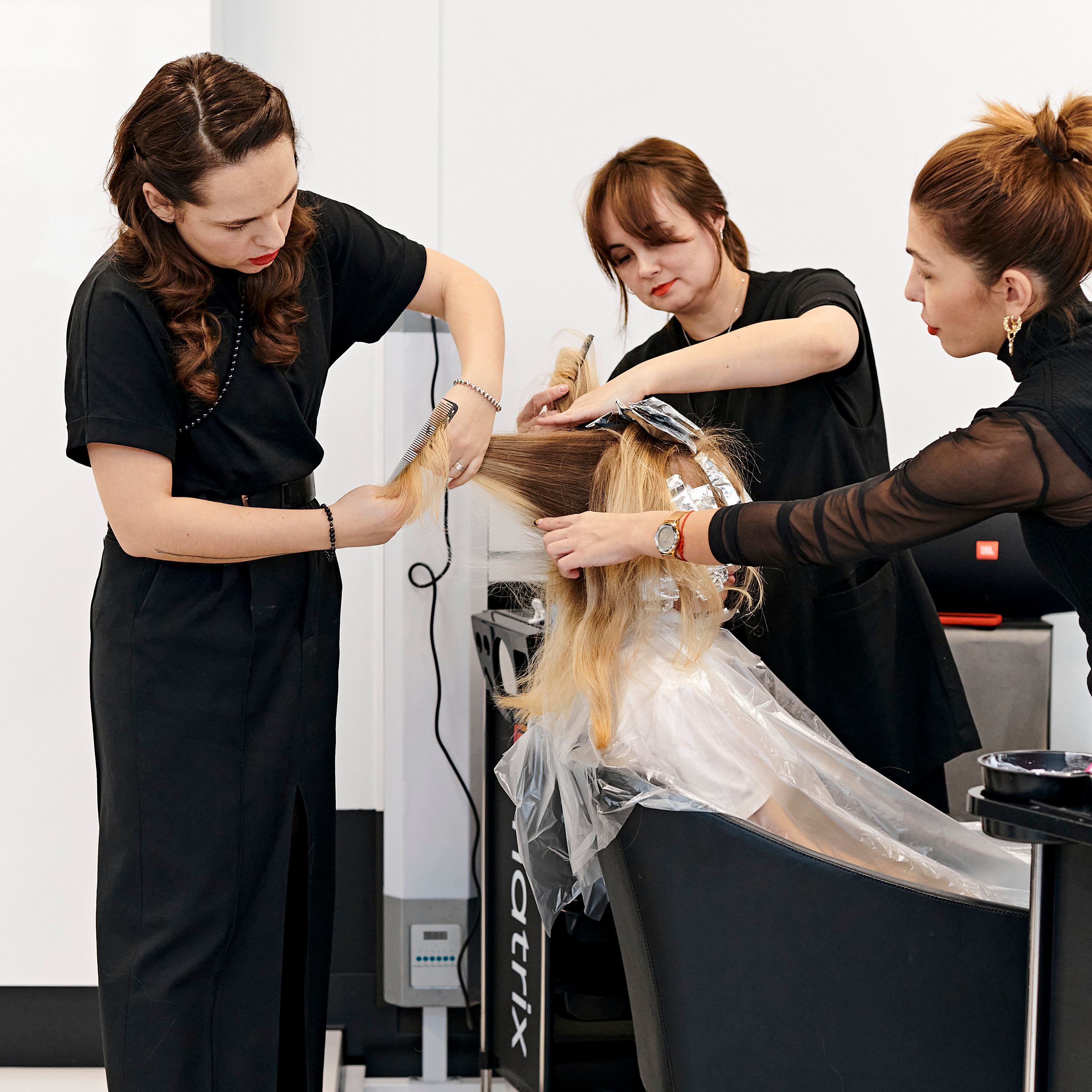 Мастер-класс по окрашиваниям и укладкам от Matrix