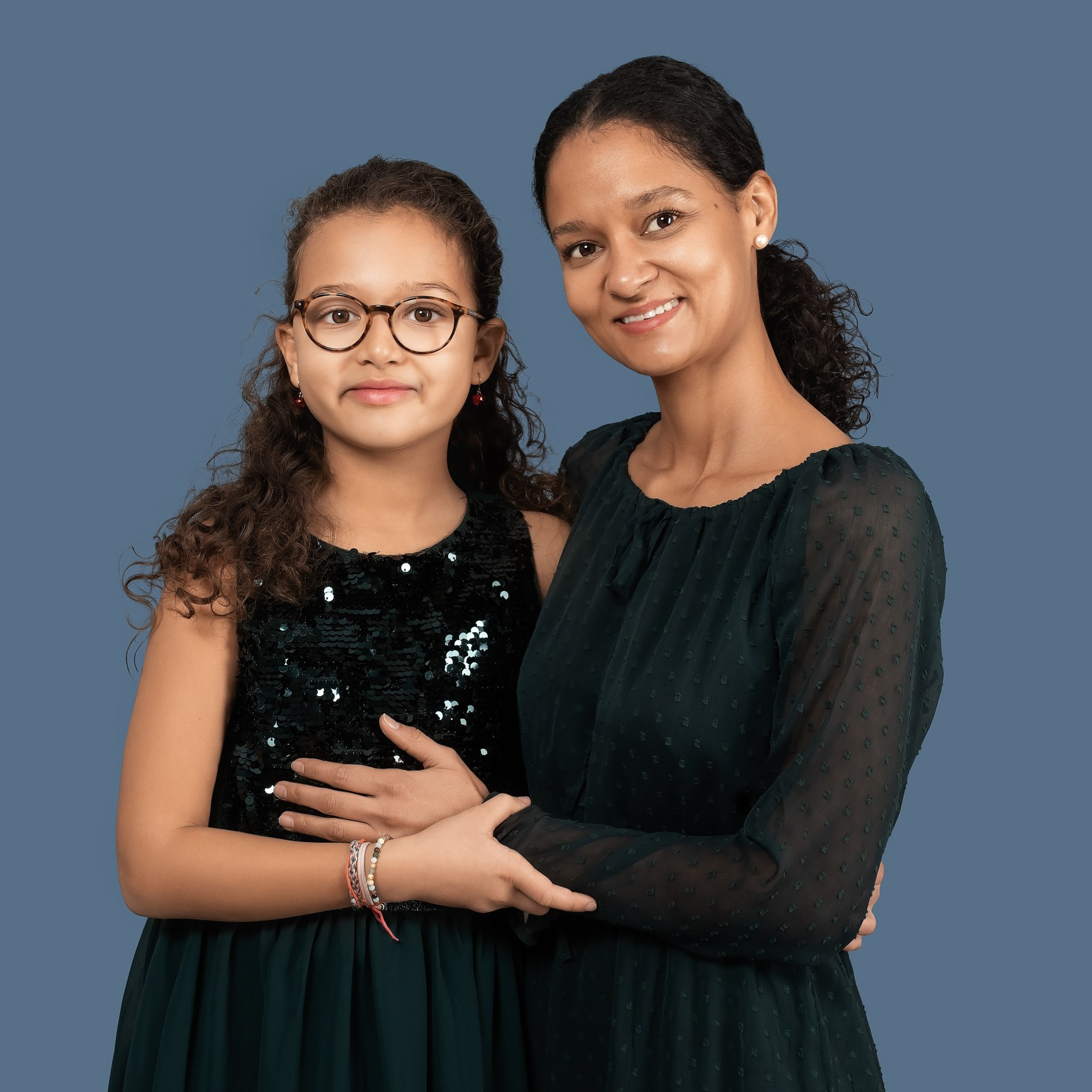 Базовая ретушь + Выравнивание фона + Цветокоррекция