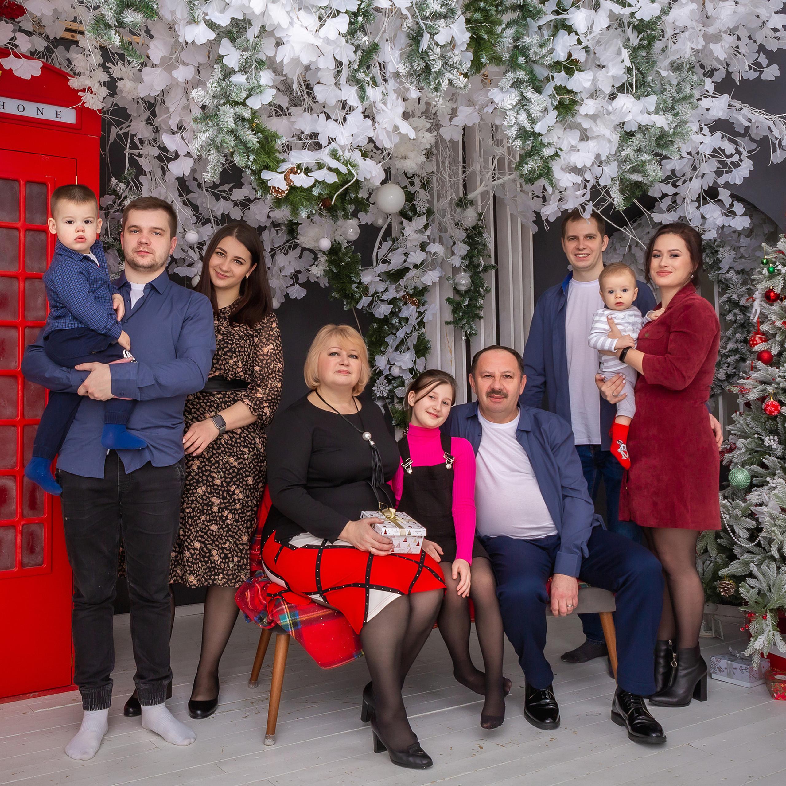 Новогодняя съемка большой семьи