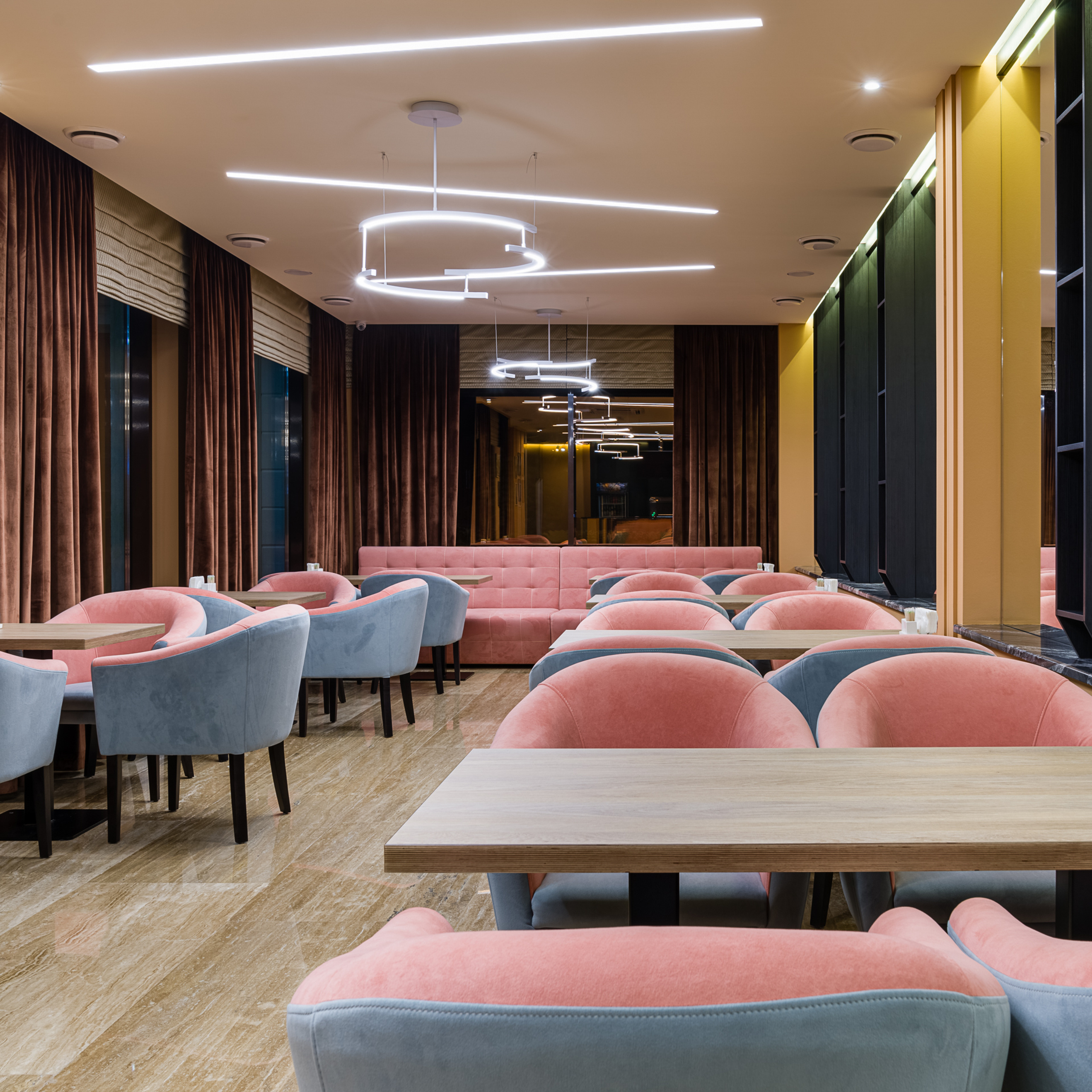 Hotel Henrik — отель в Краснодаре, ул. Чкалова, 132