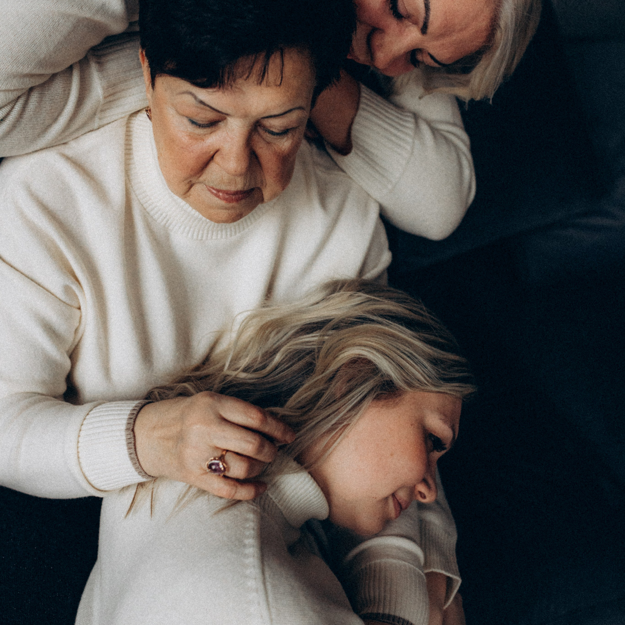 Света, Людмила, Юля