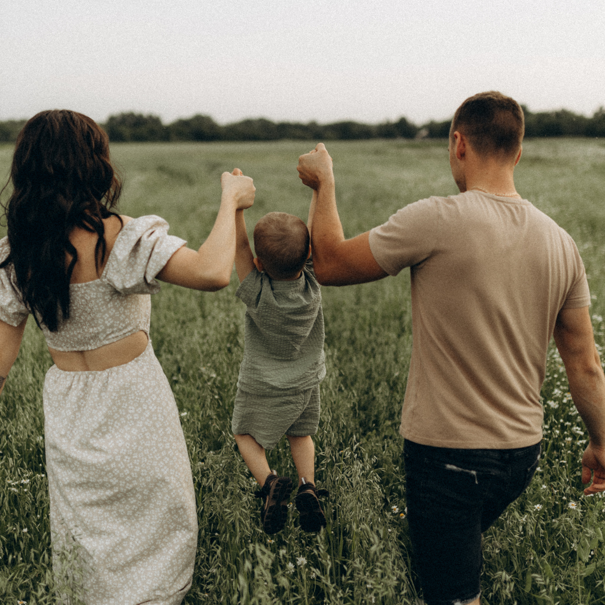 Семейная съёмка в ромашках