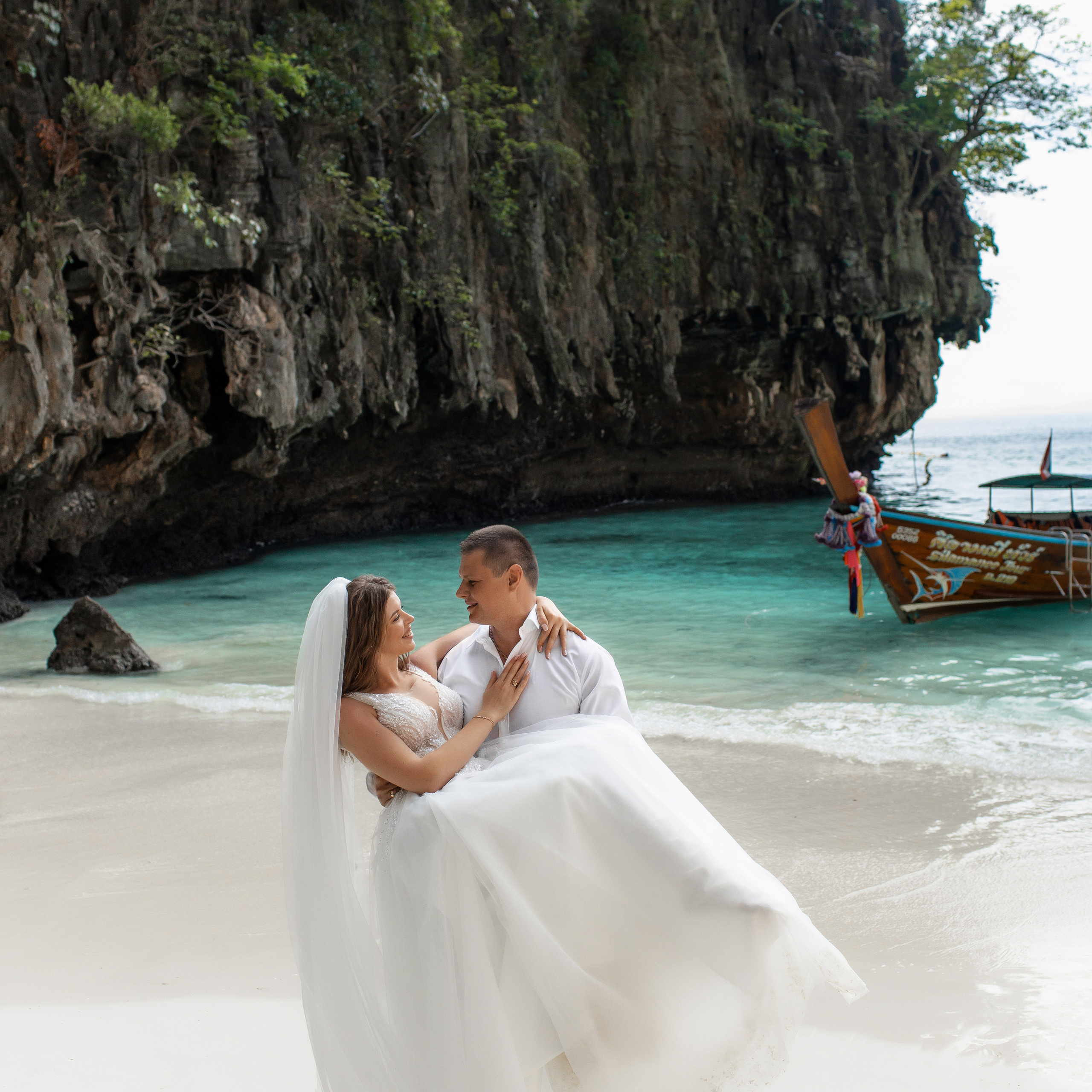 The best reviews about a photo shoot in Thailand. Photographer in Phuket. Photographer Thailand