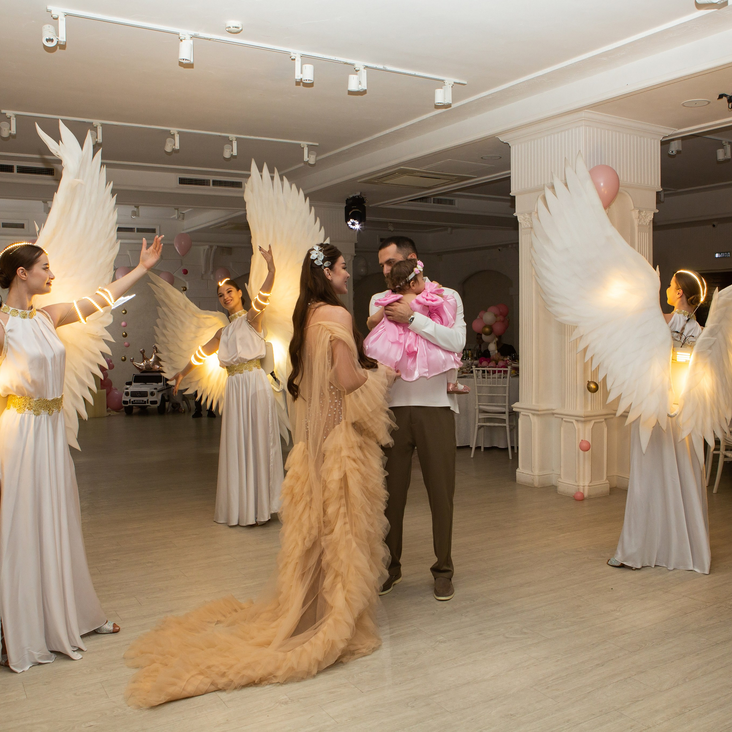 Агнессе 1 год