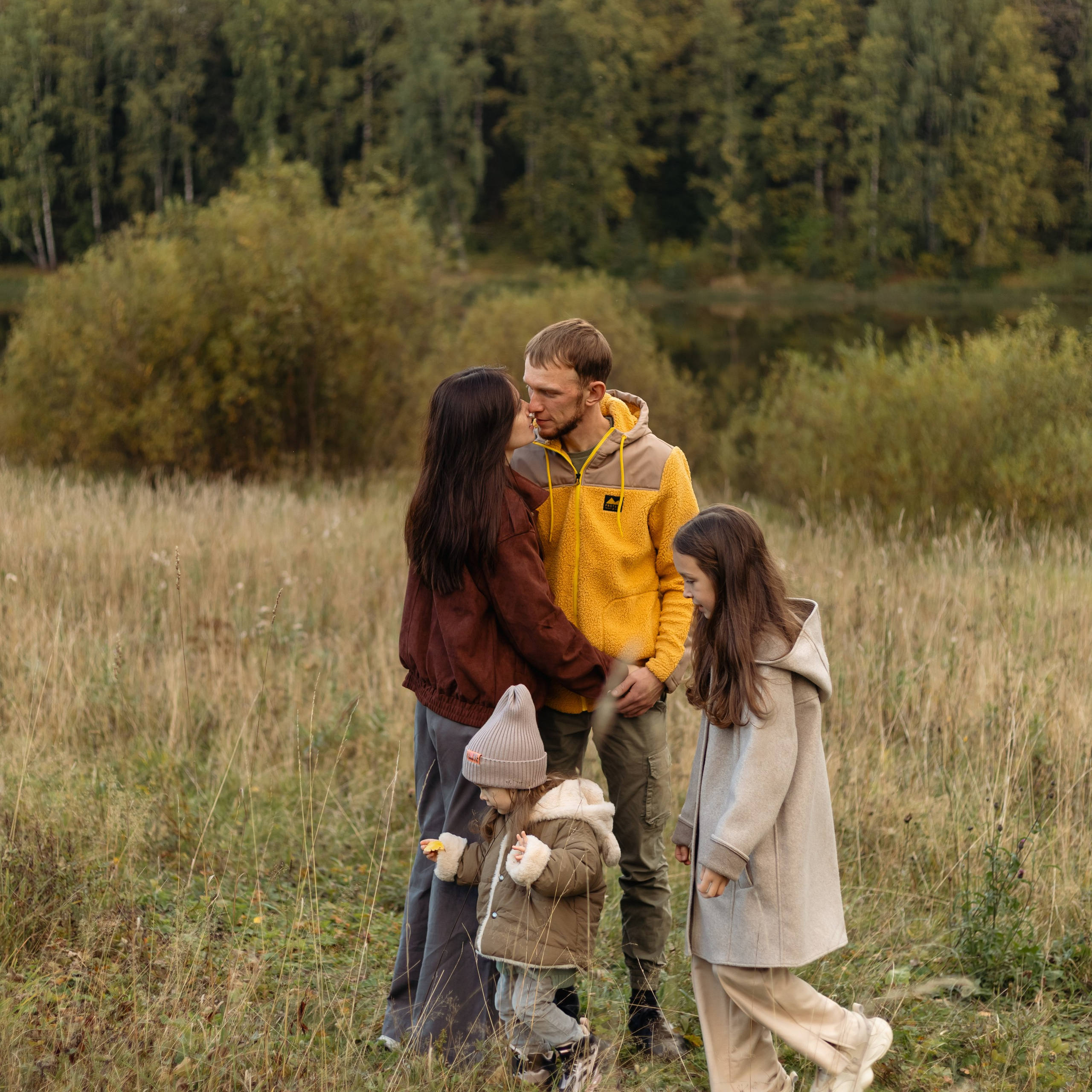 Осенняя прогулка у пруда