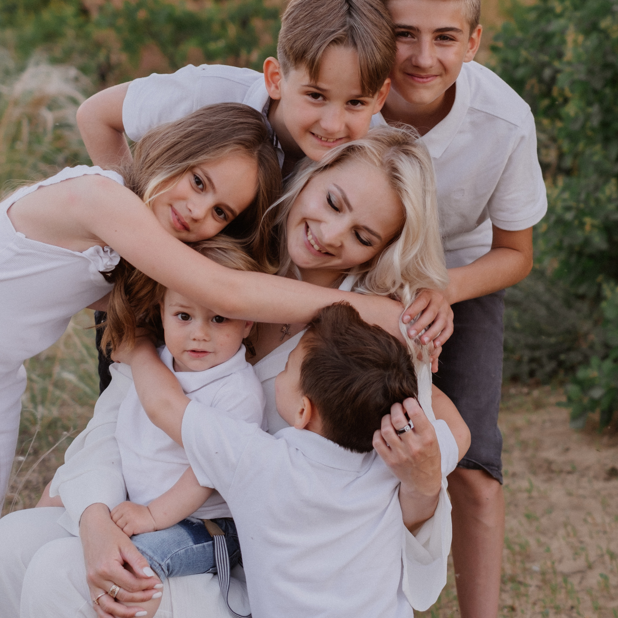 Семейная прогулочная фотосессия Ира+Ри+Арсен+Ваник+Давид+Амиран