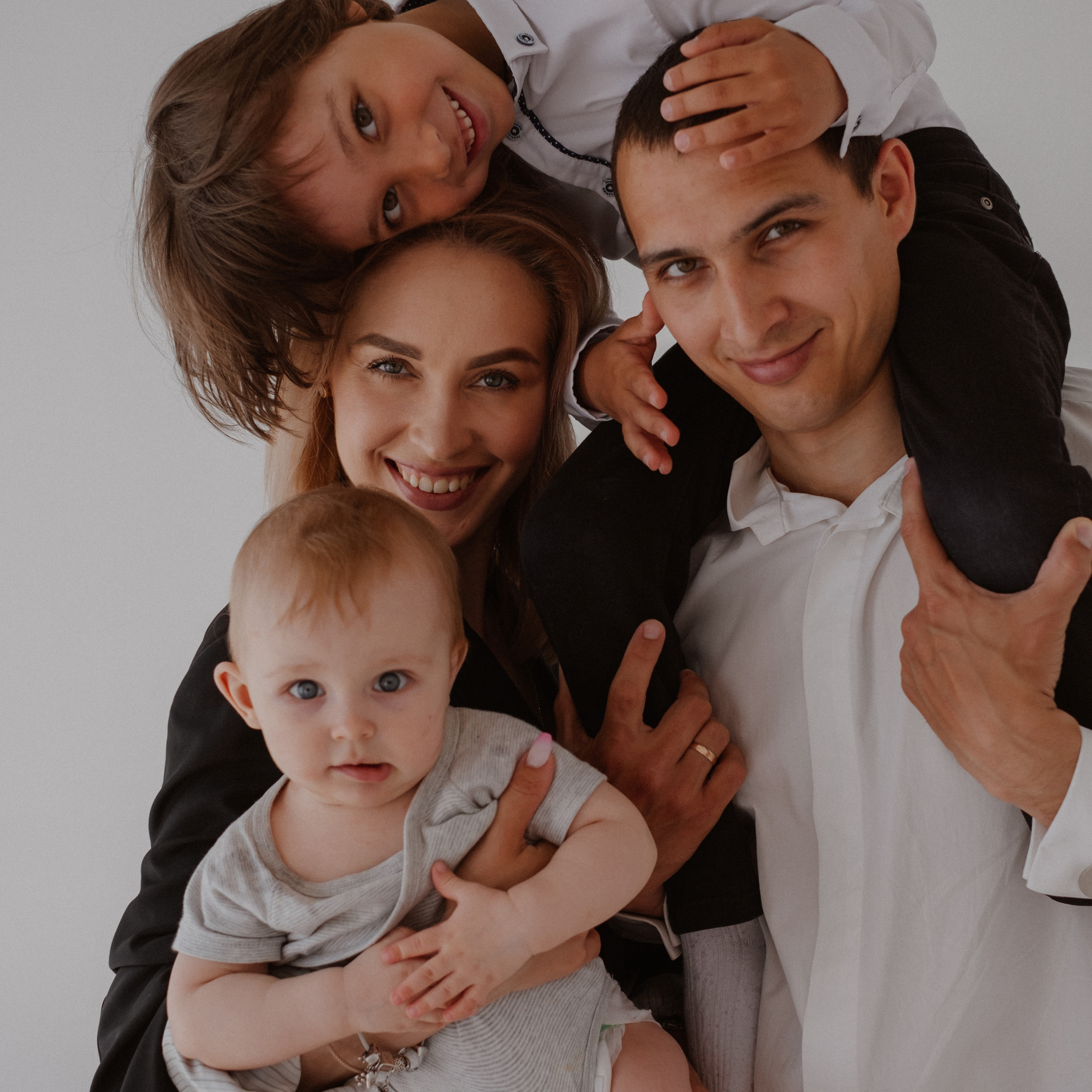 Семейная фотосессия Оля + Алиса + Женя + Даня