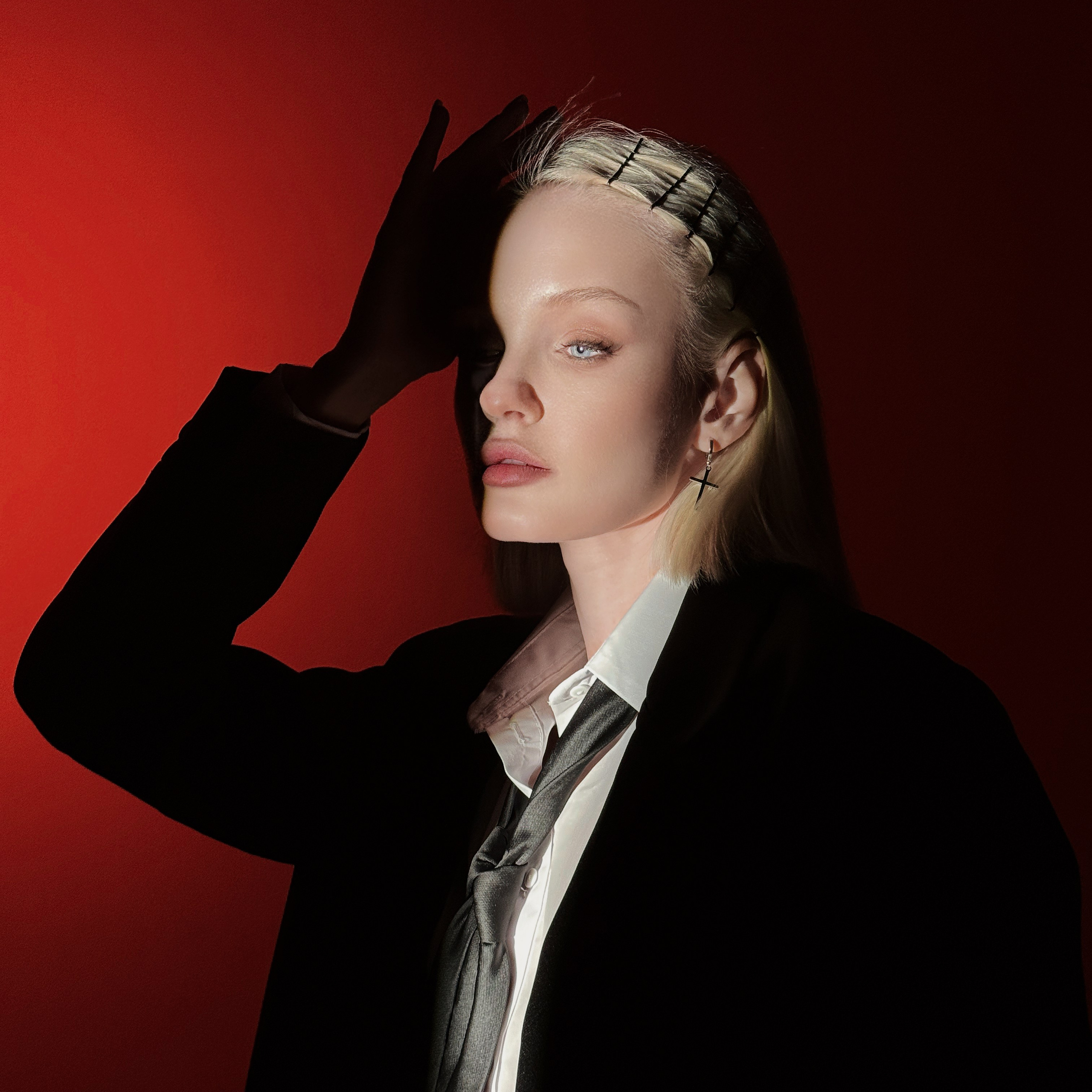 Мобильный контент. Создание ИИ контента, фотосессии, инфографика в Москве