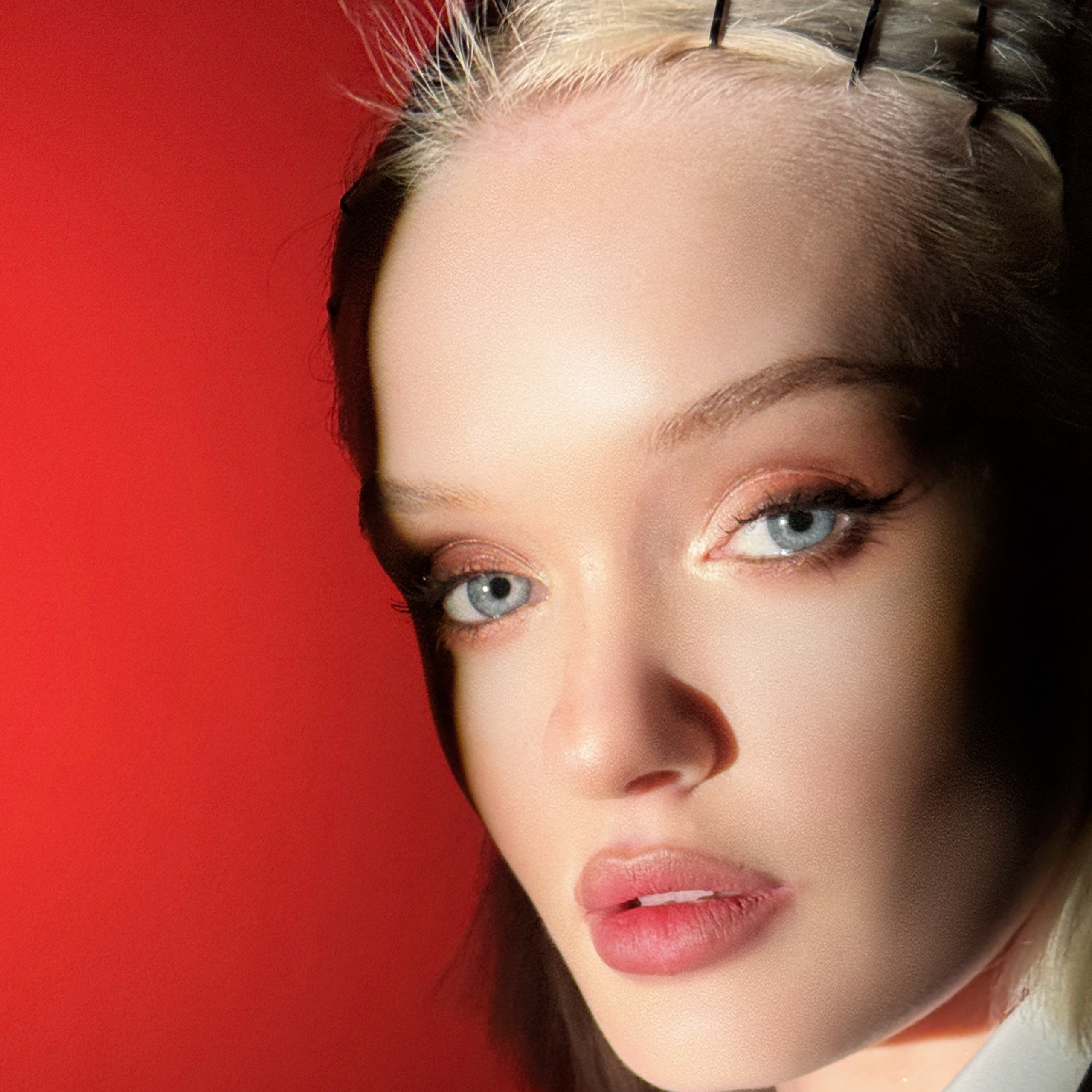 Мобильный контент. Создание ИИ контента, фотосессии, инфографика в Москве