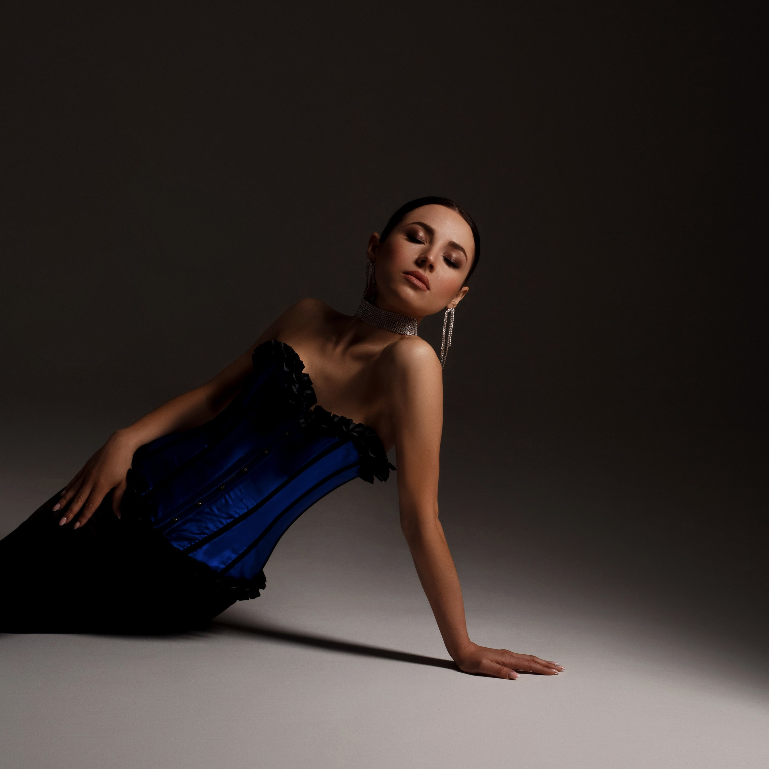 Рубахи, топы, кофты, корсеты, шубки