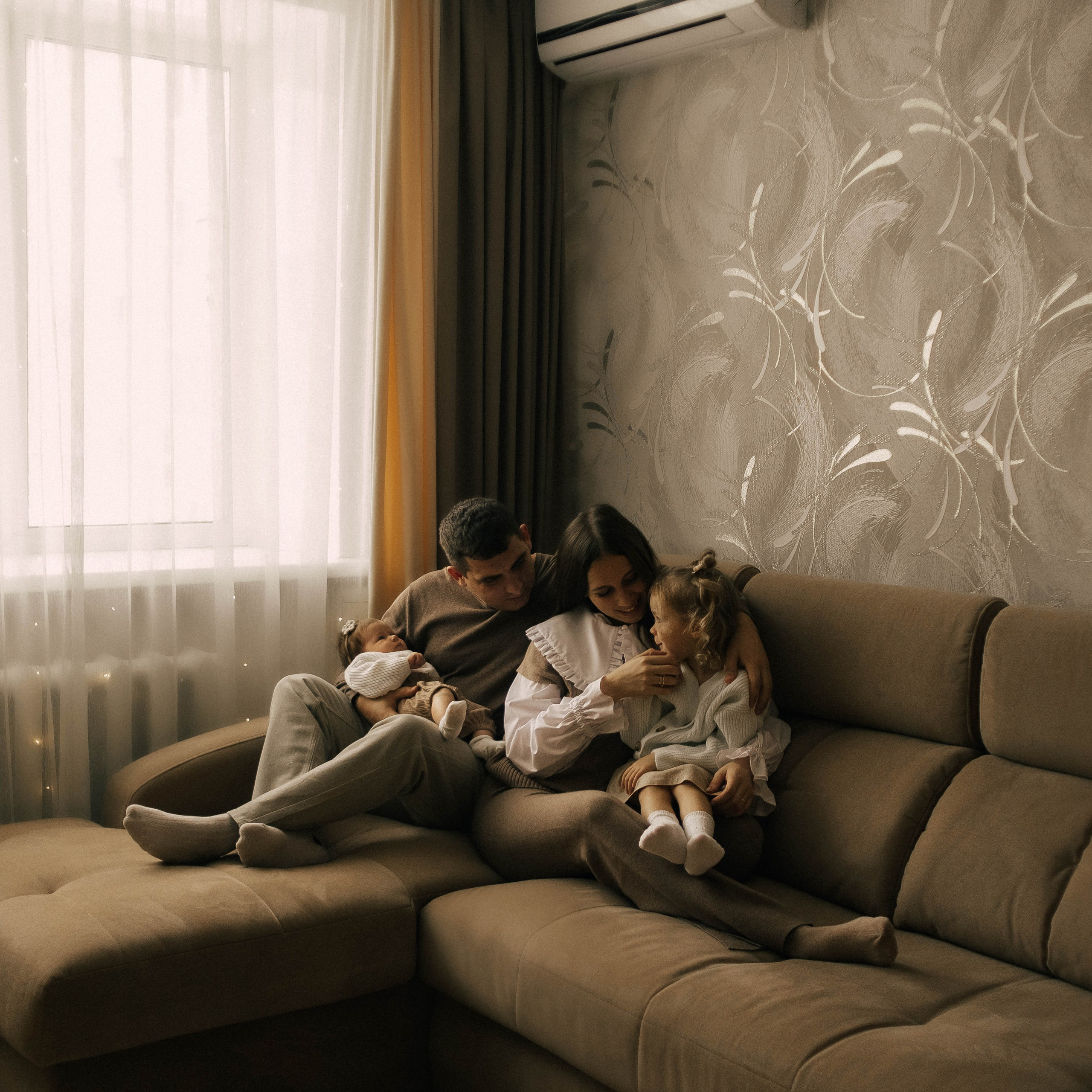 Анастасия, Андрей, Ариша и Анюта