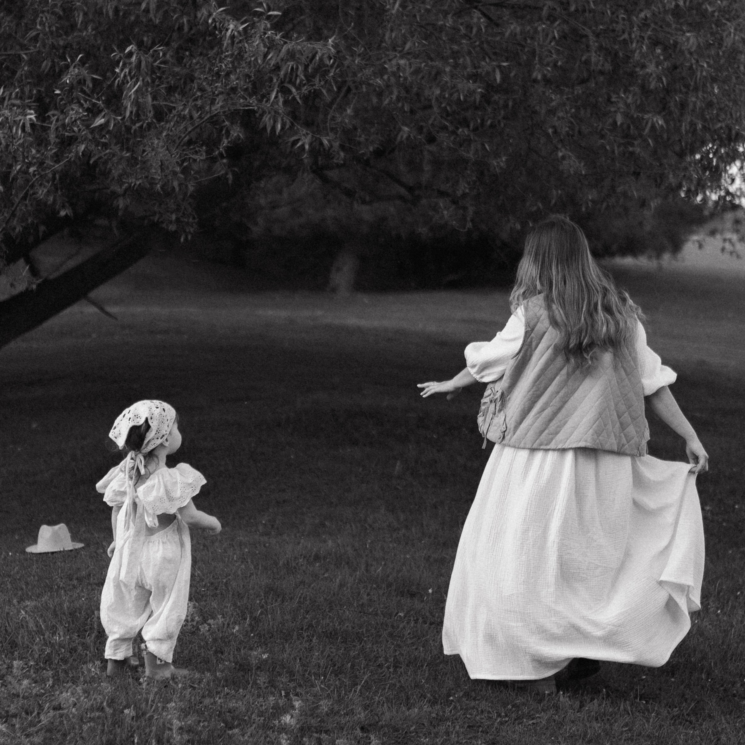 Настя и София