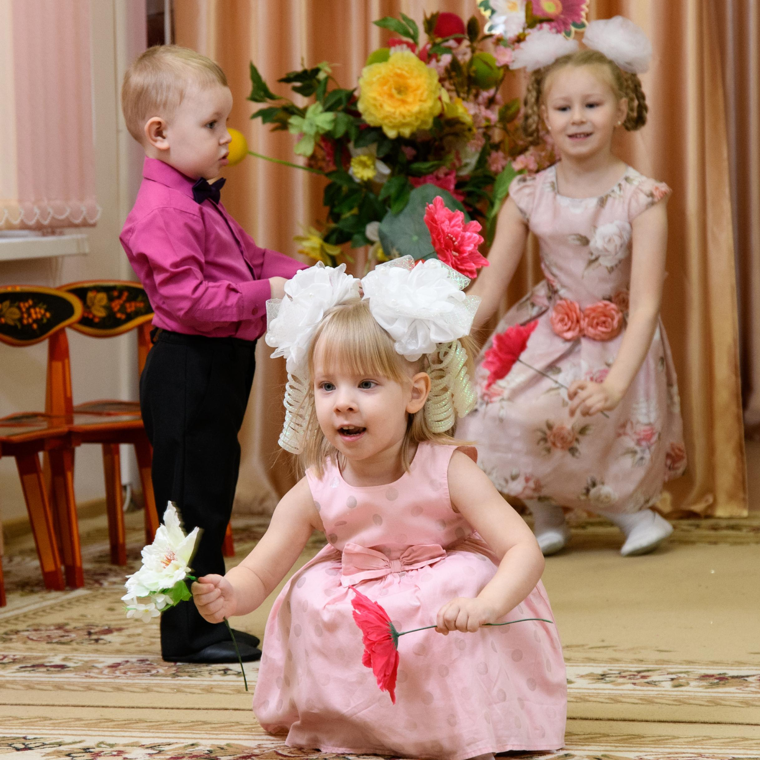 Утренник 8 Марта