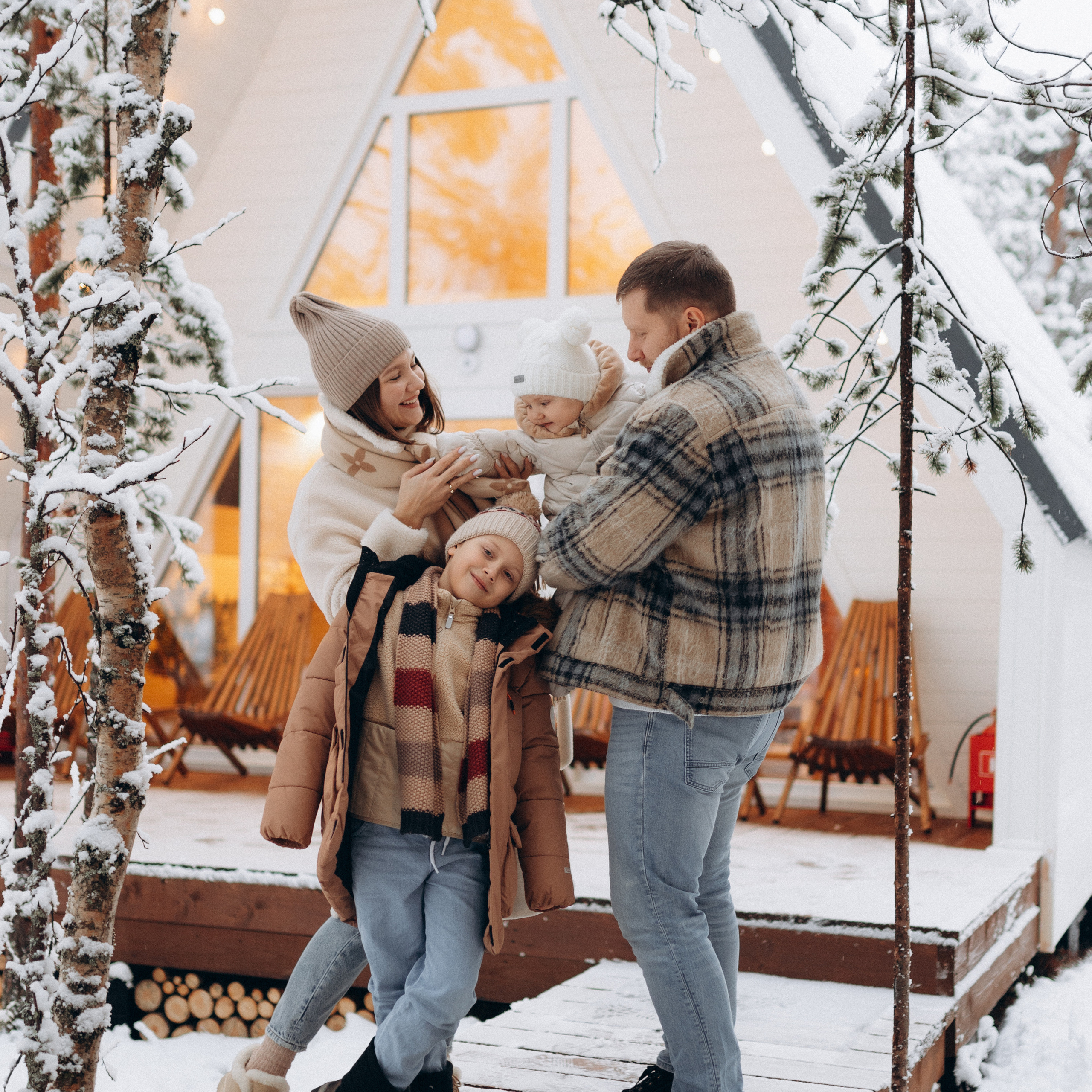 Семейная фотосессия в загородном доме