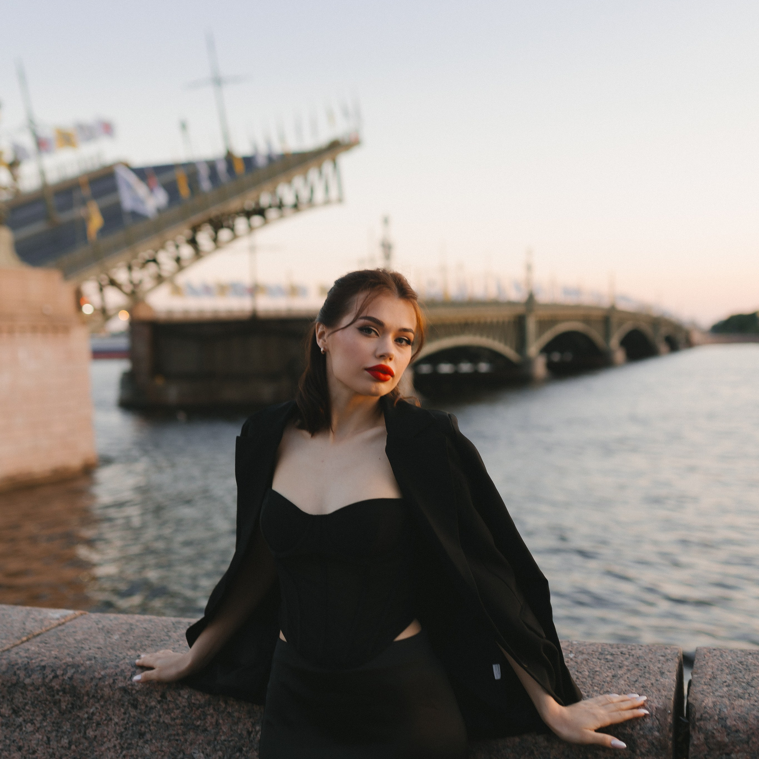 Рассвет в городе мостов