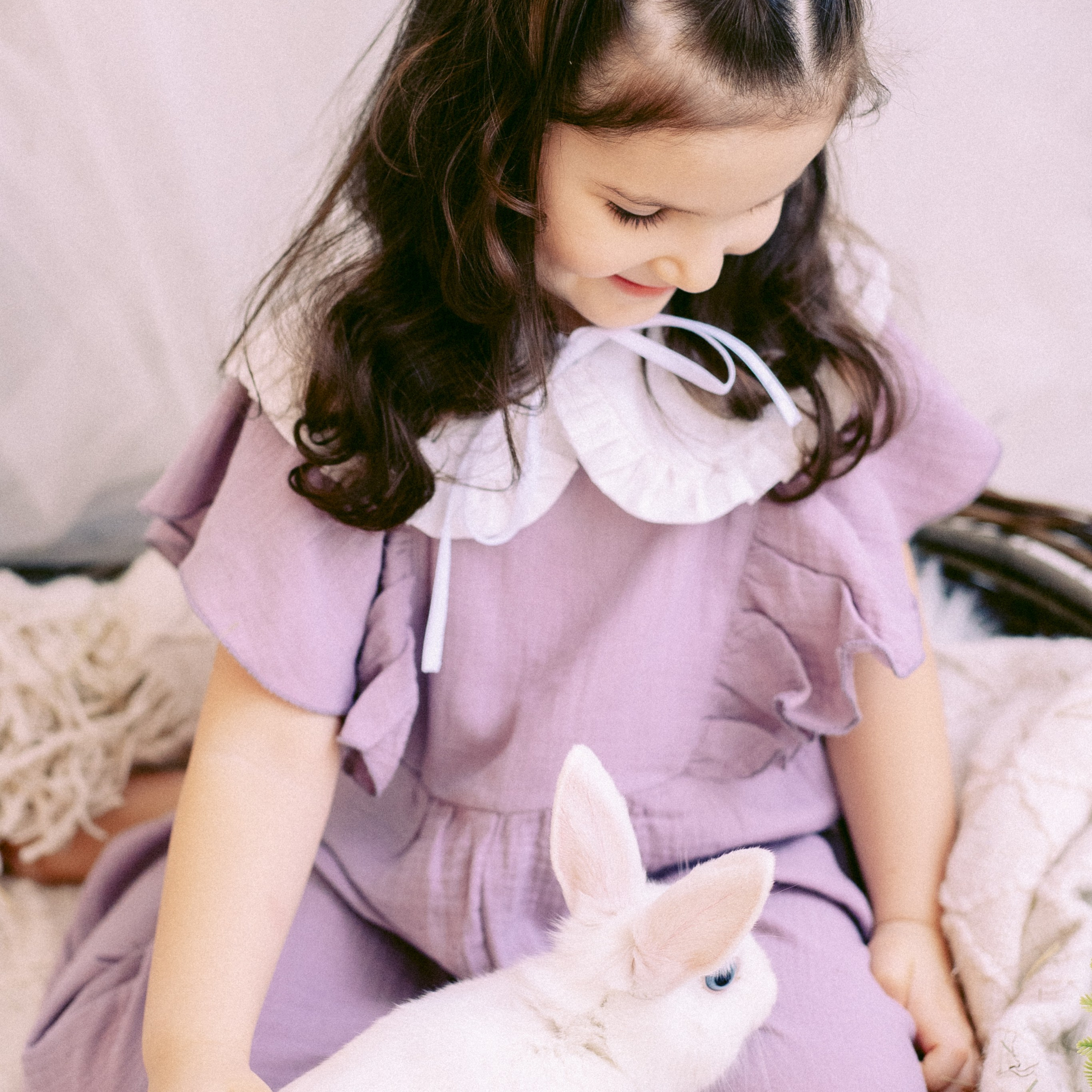 Детская фотосессия с кроликом