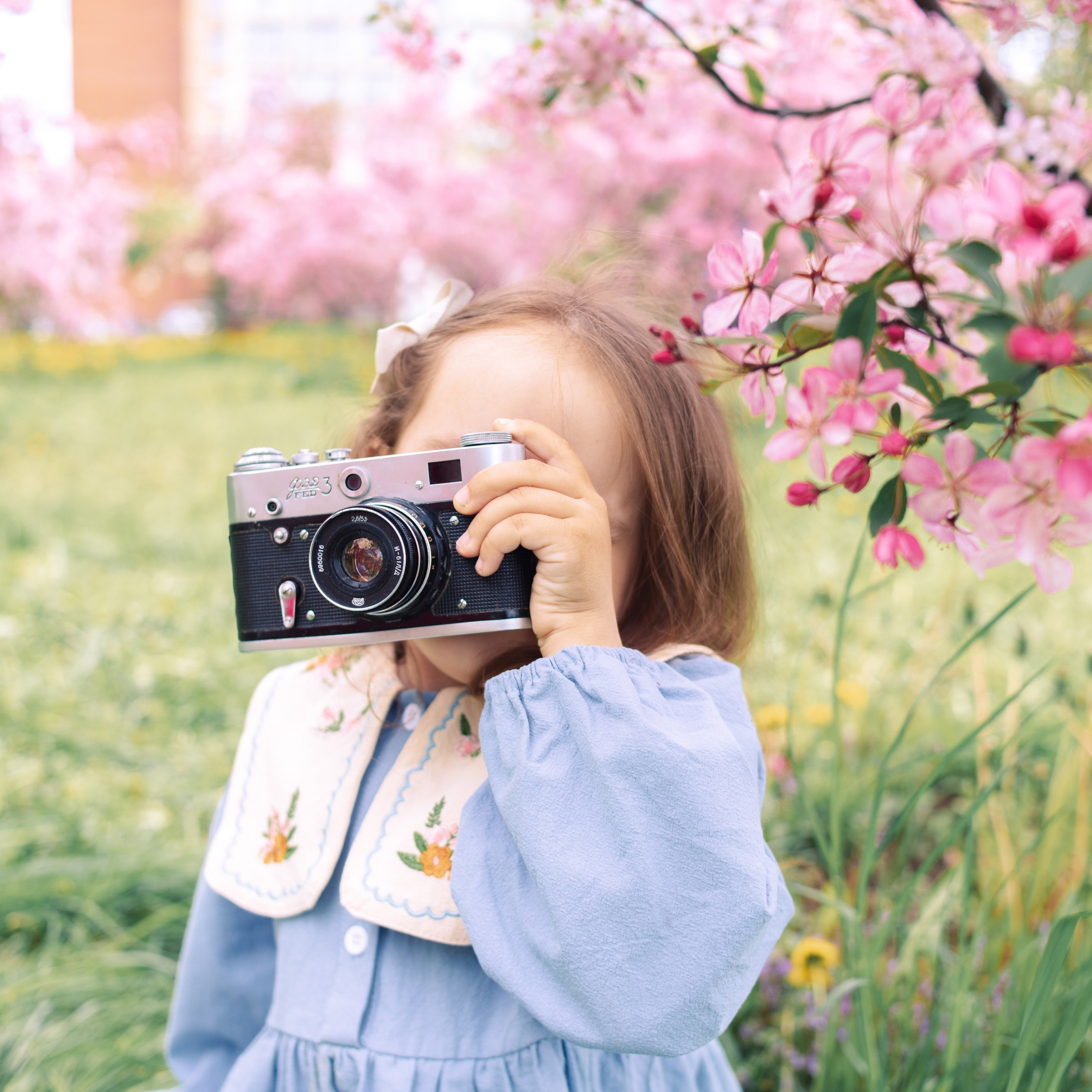 Детская фотосессия — Яблоневый сад