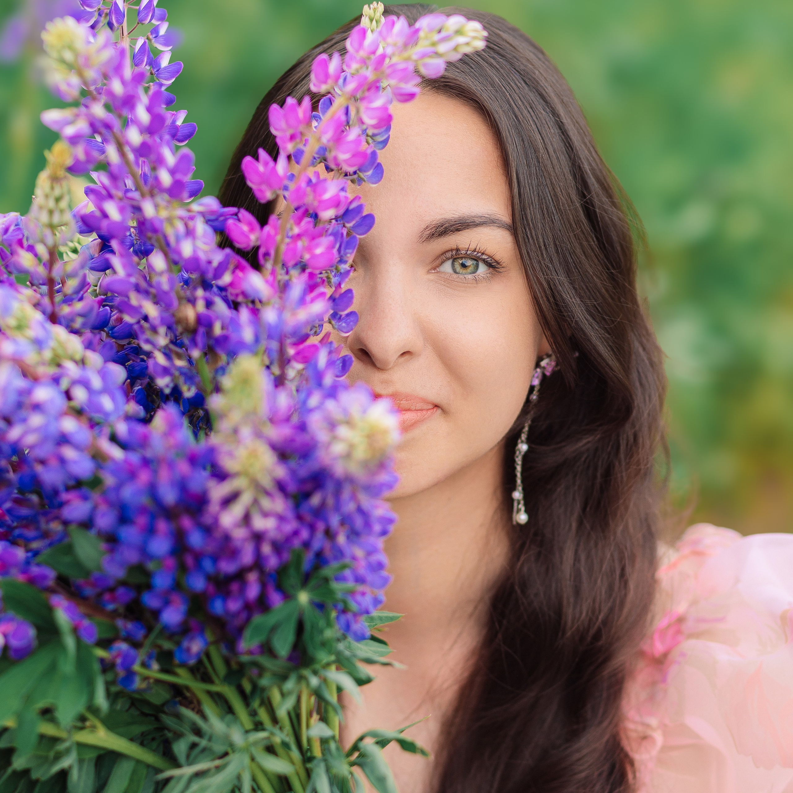 Фотосессия для Лизы в люпинах